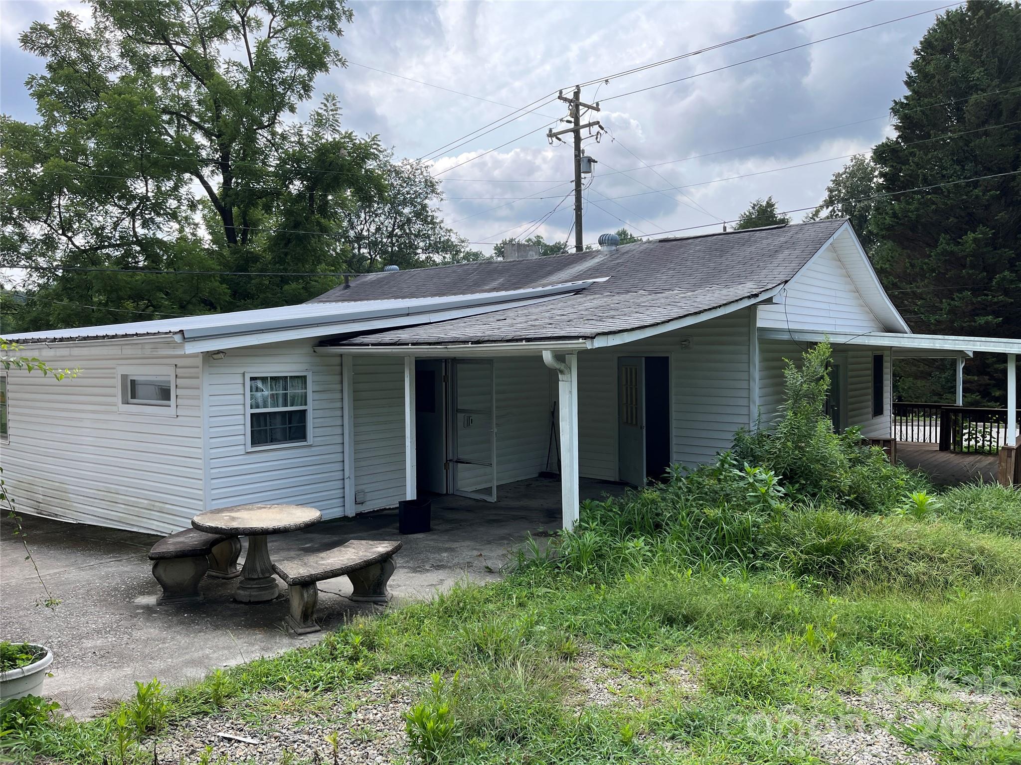 1721 Old Haywood Road Property Photo 15