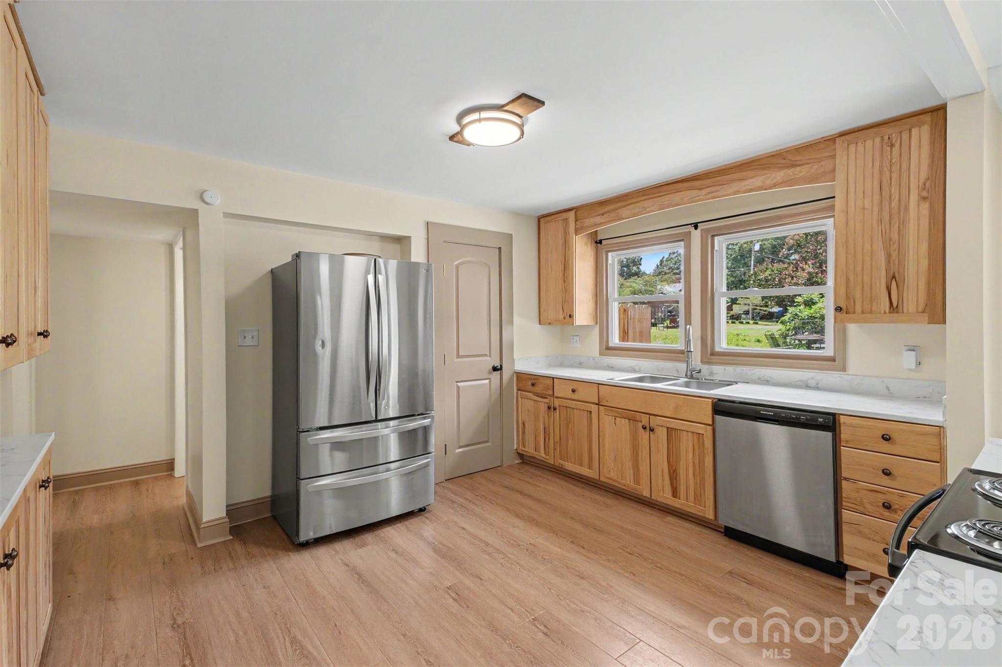 1104 Venus Street 19 Property Photo 14