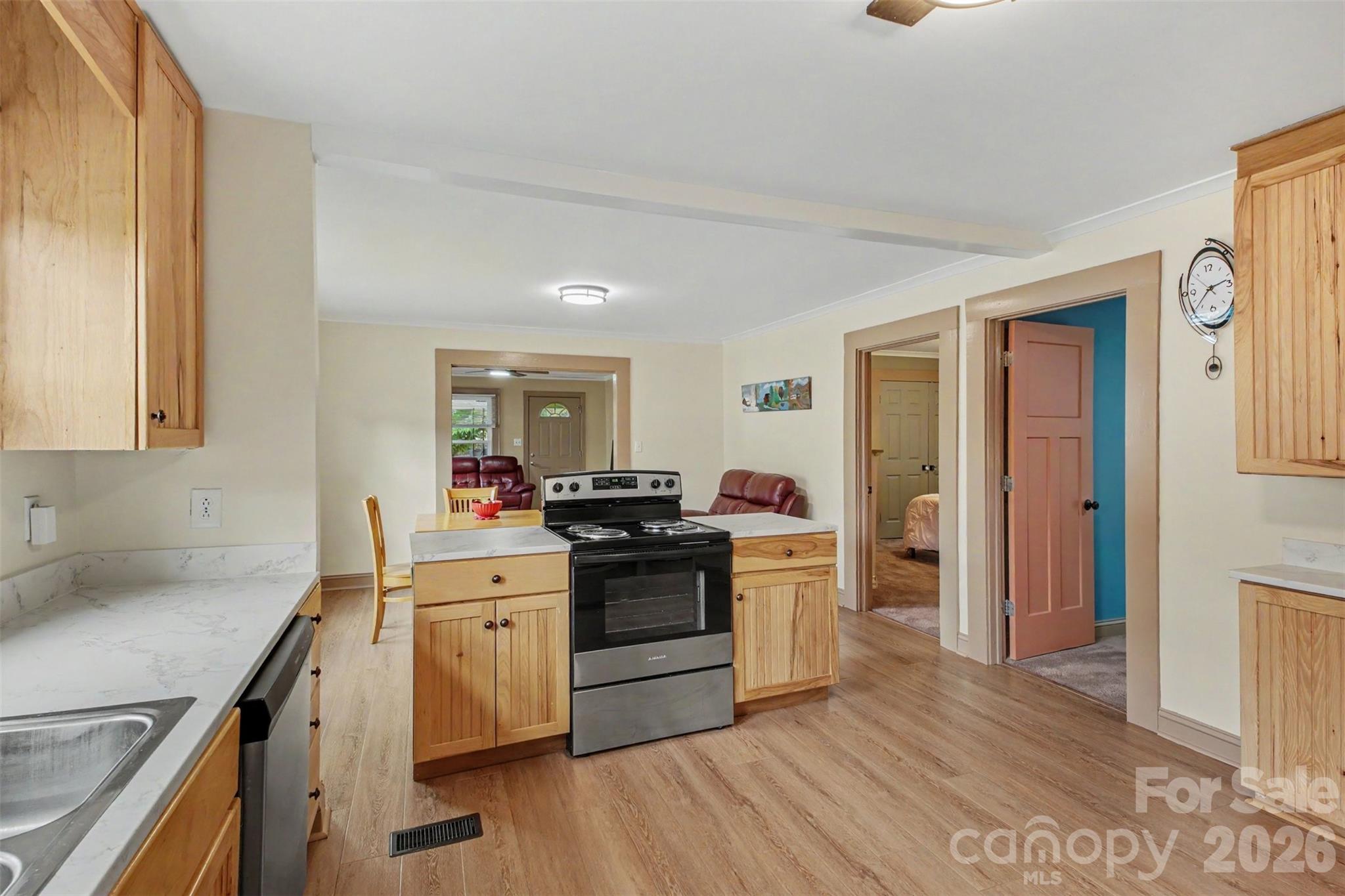 1104 Venus Street 19 Property Photo 15