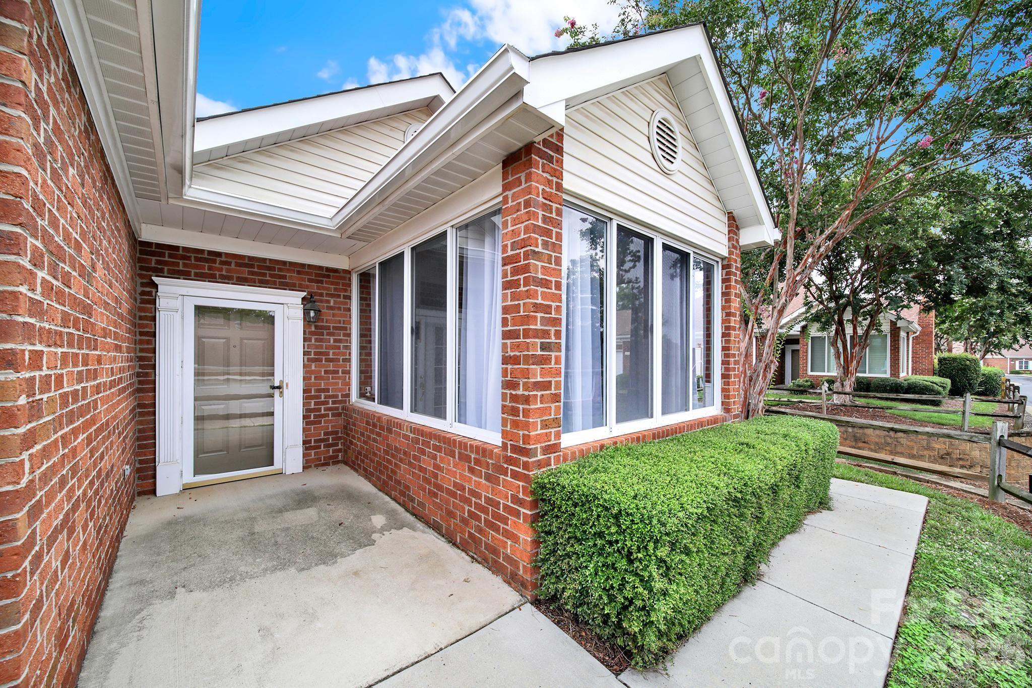 8368 Windsor Ridge Drive Property Photo 2