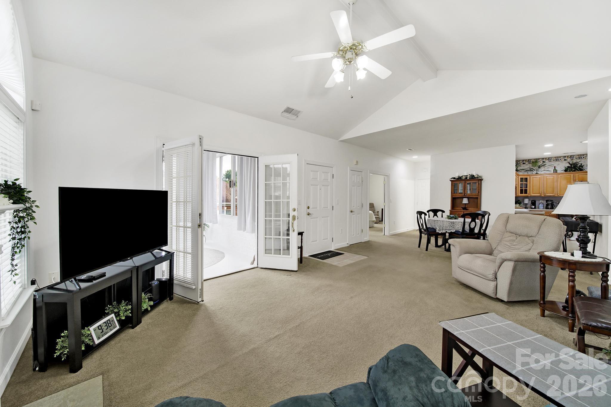 8368 Windsor Ridge Drive Property Photo 7
