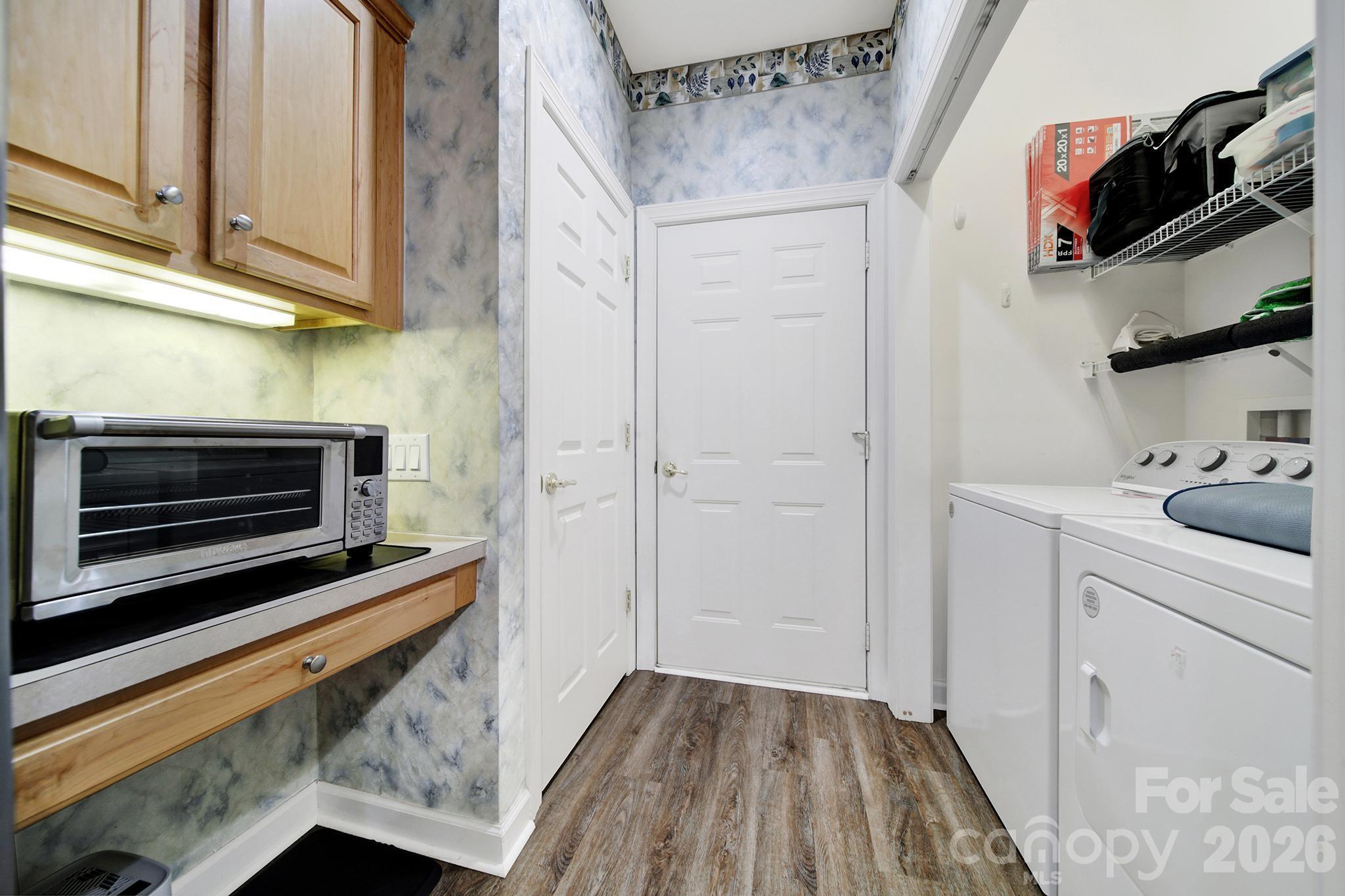 8368 Windsor Ridge Drive Property Photo 16