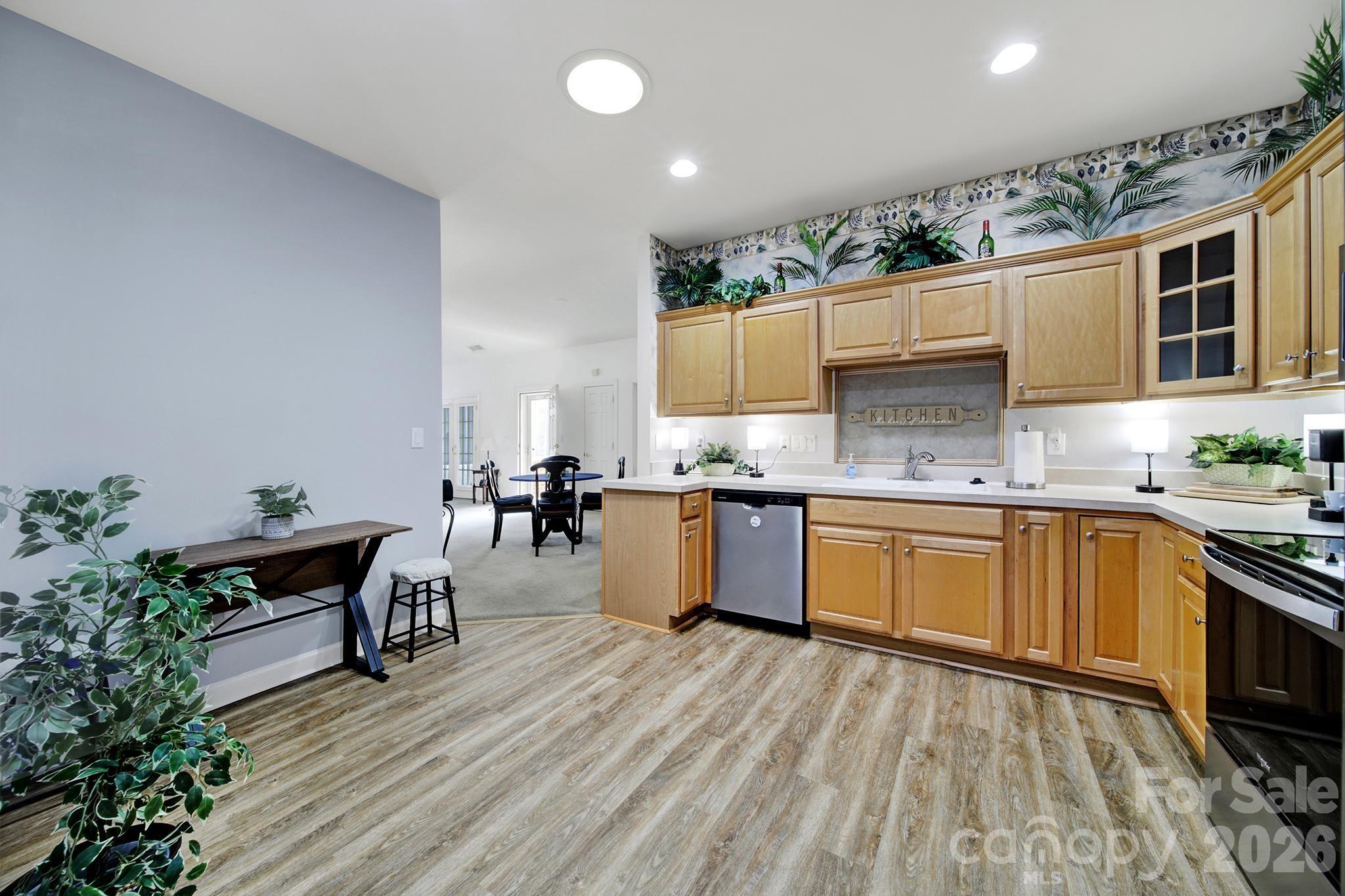 8368 Windsor Ridge Drive Property Photo 17