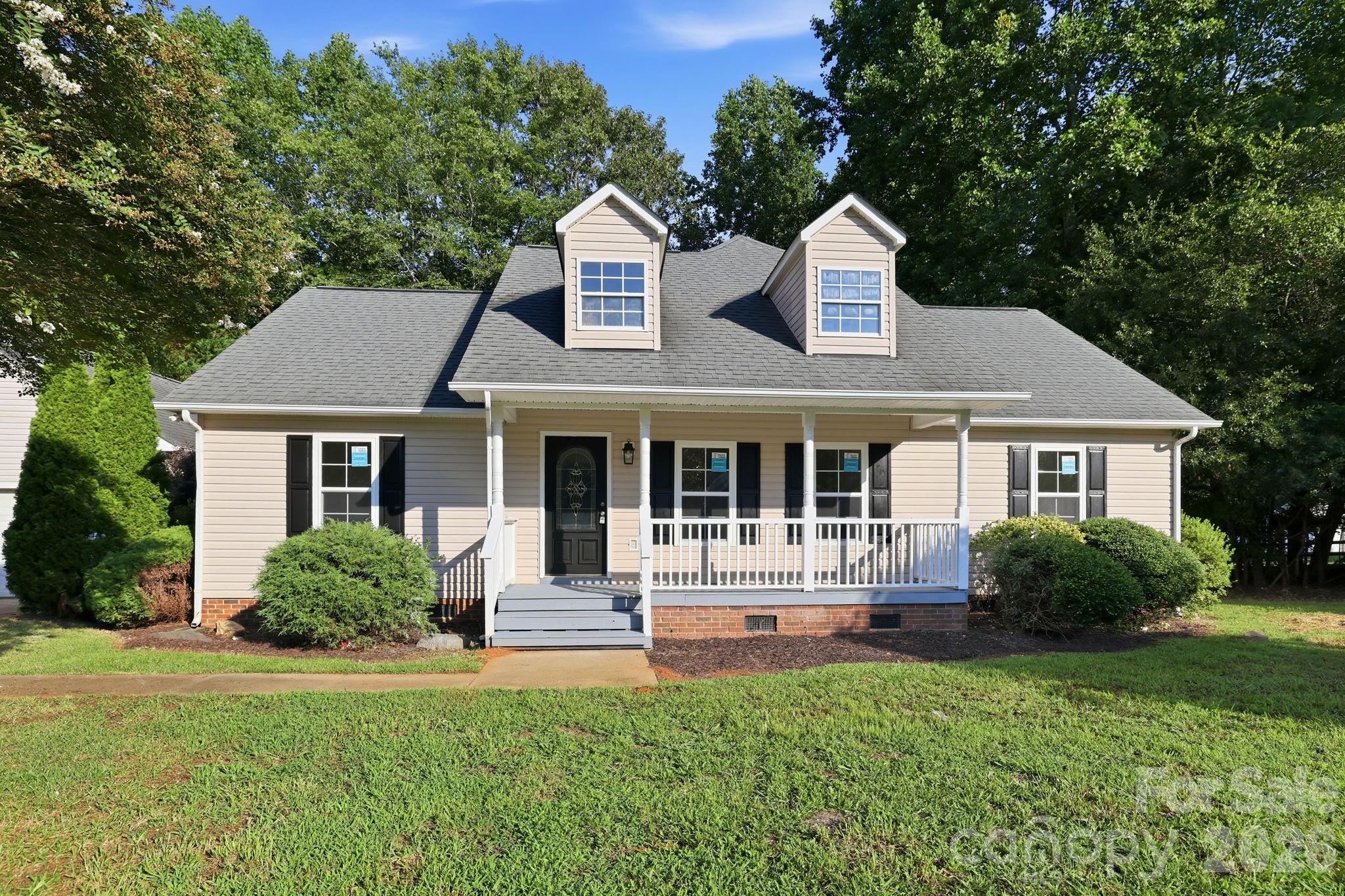 910 Little Brook Circle Property Photo 1