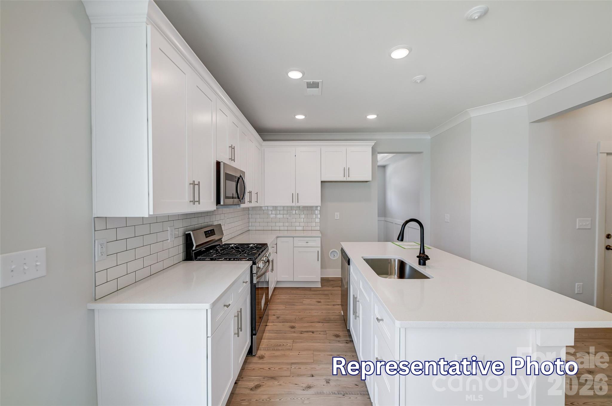 4338 Black Court Property Photo 7
