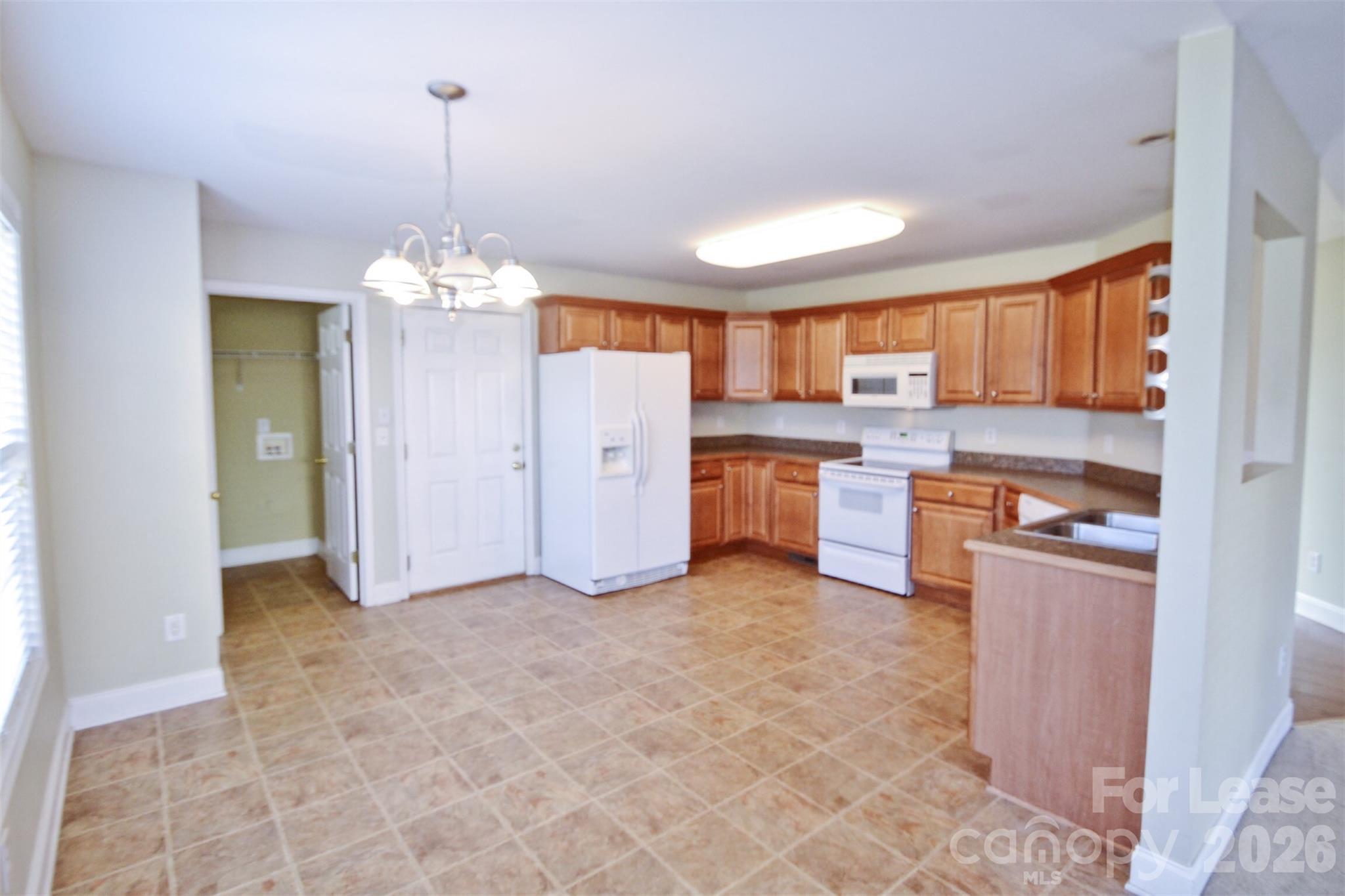 1491 Mayfair Drive Property Photo 4