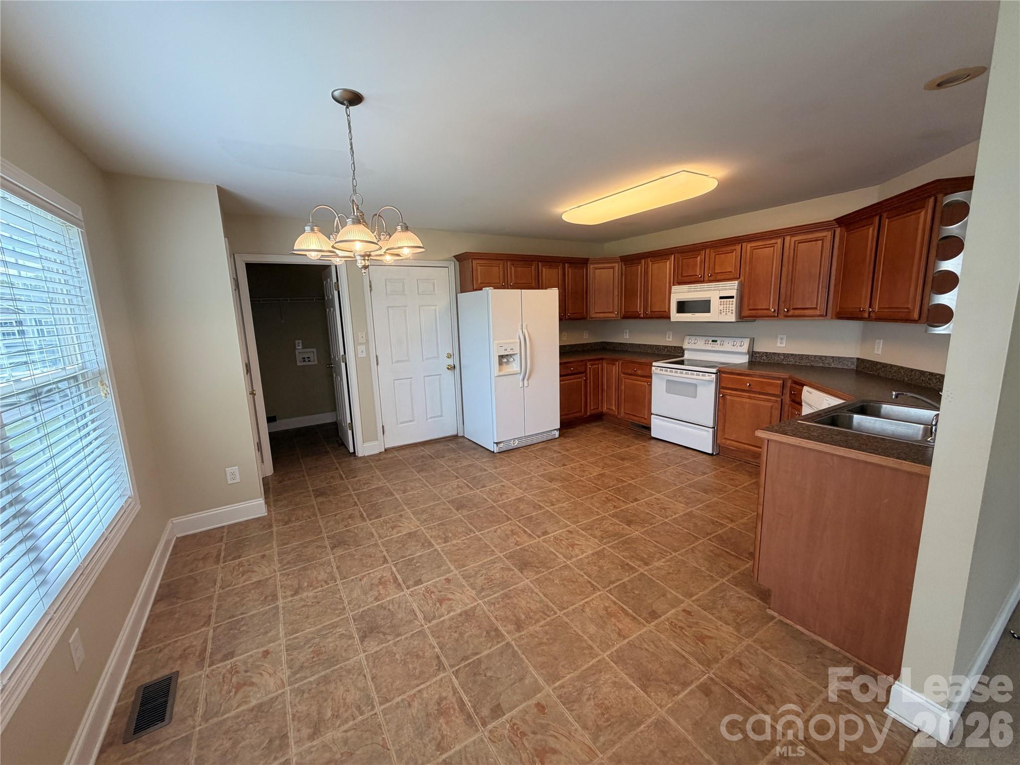 1491 Mayfair Drive Property Photo 8