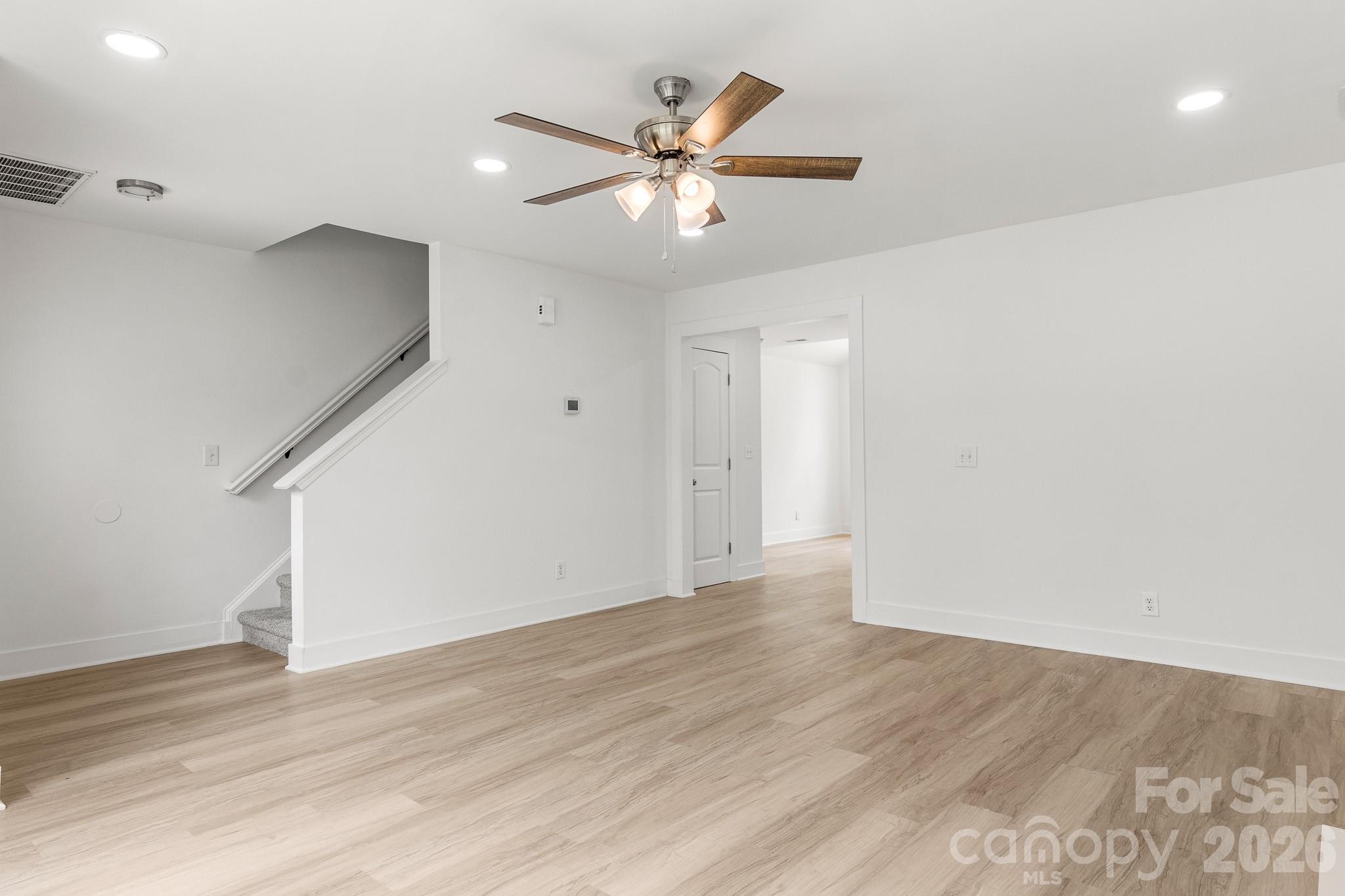 223 Newport Drive Property Photo 4