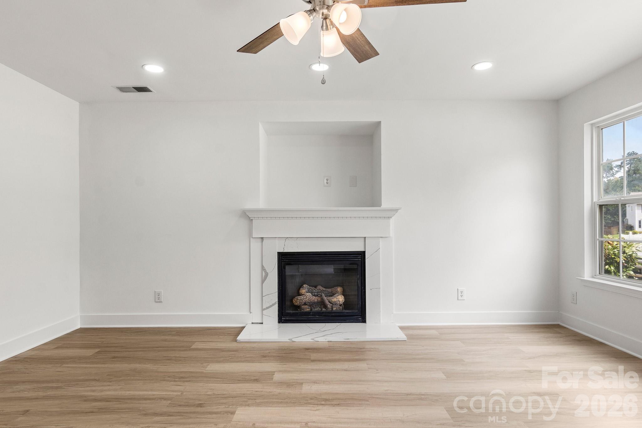 223 Newport Drive Property Photo 6