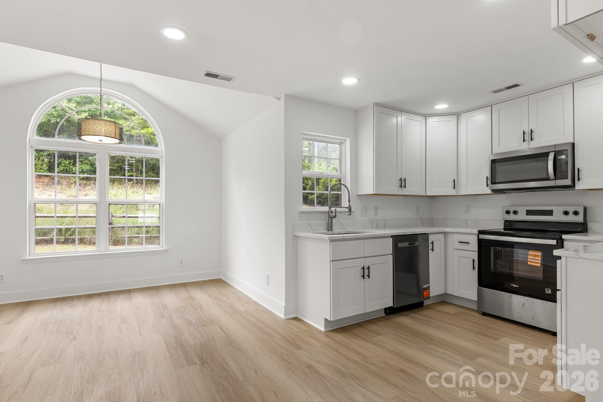 223 Newport Drive Property Photo 8