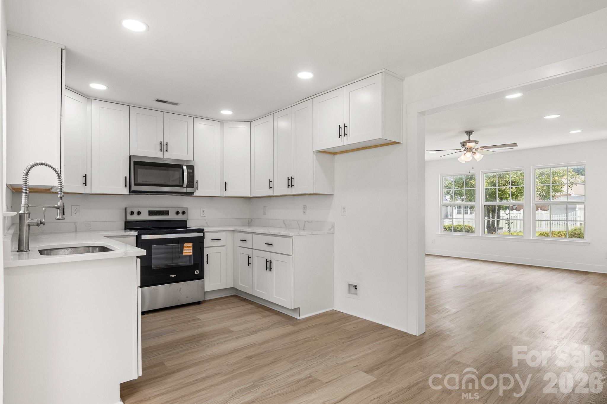 223 Newport Drive Property Photo 9