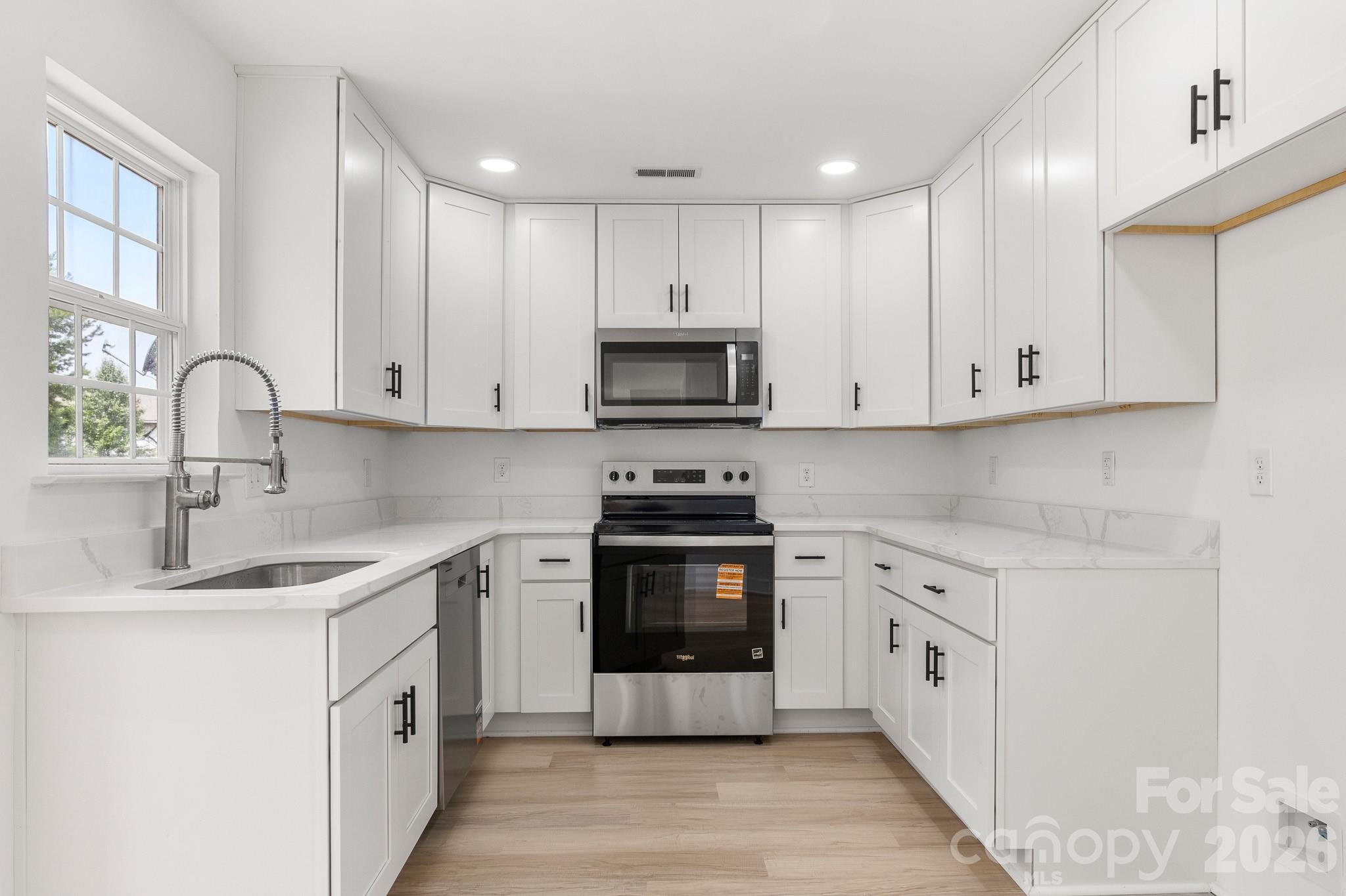 223 Newport Drive Property Photo 10
