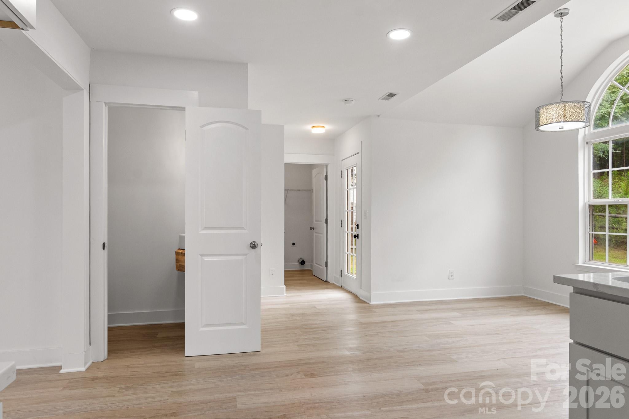223 Newport Drive Property Photo 12