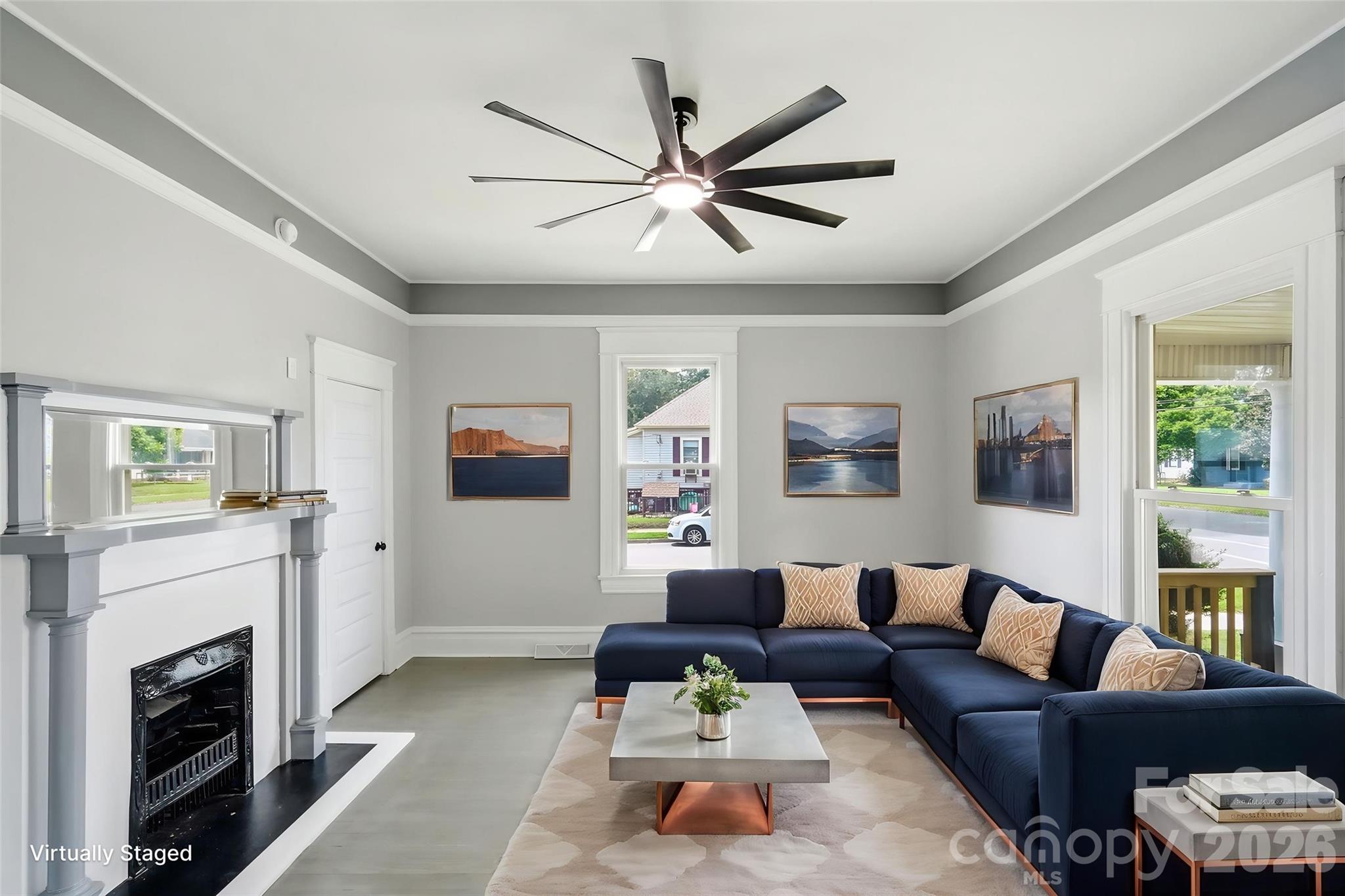 327 S Spruce Street Property Photo 8