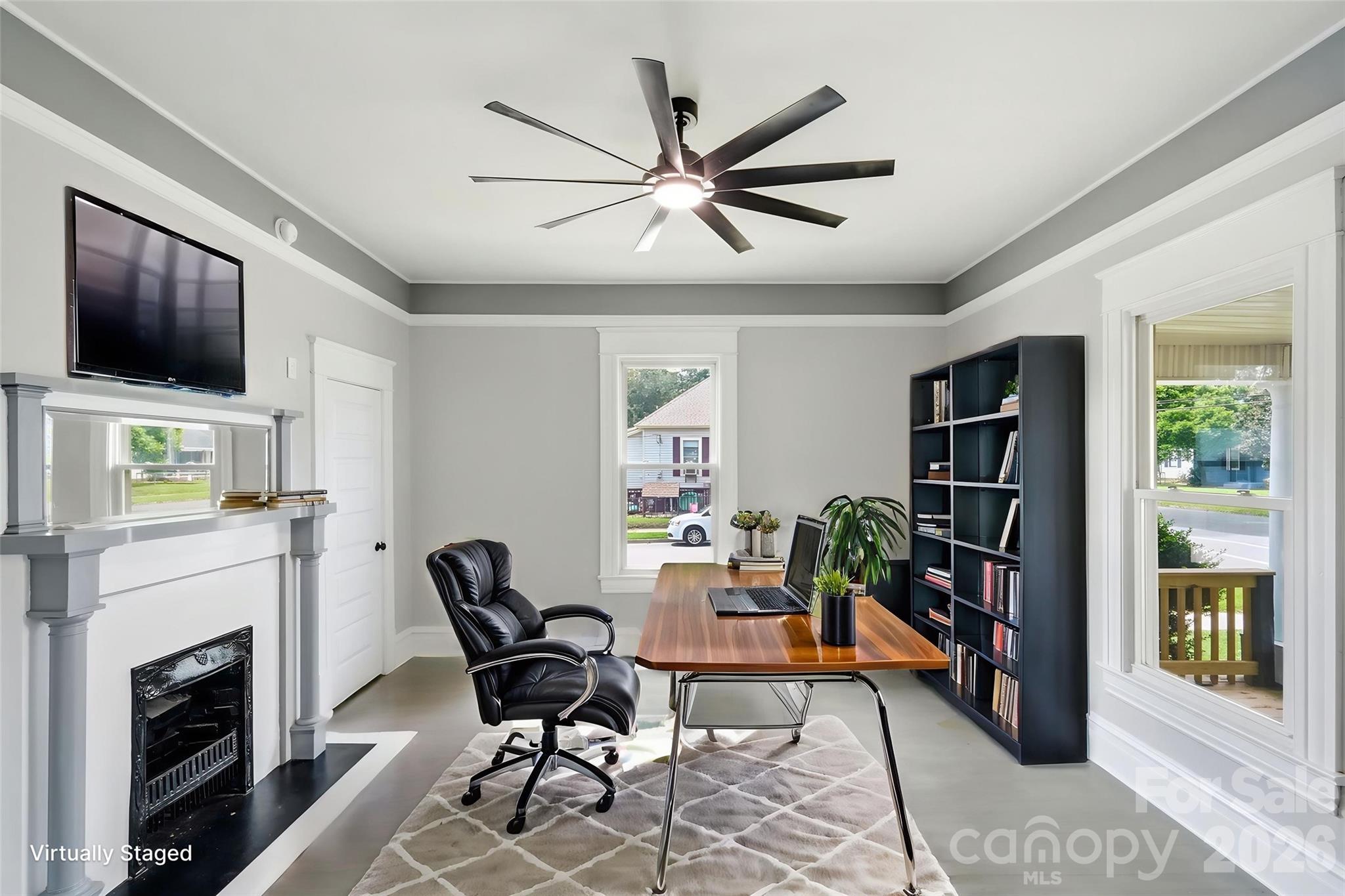 327 S Spruce Street Property Photo 9