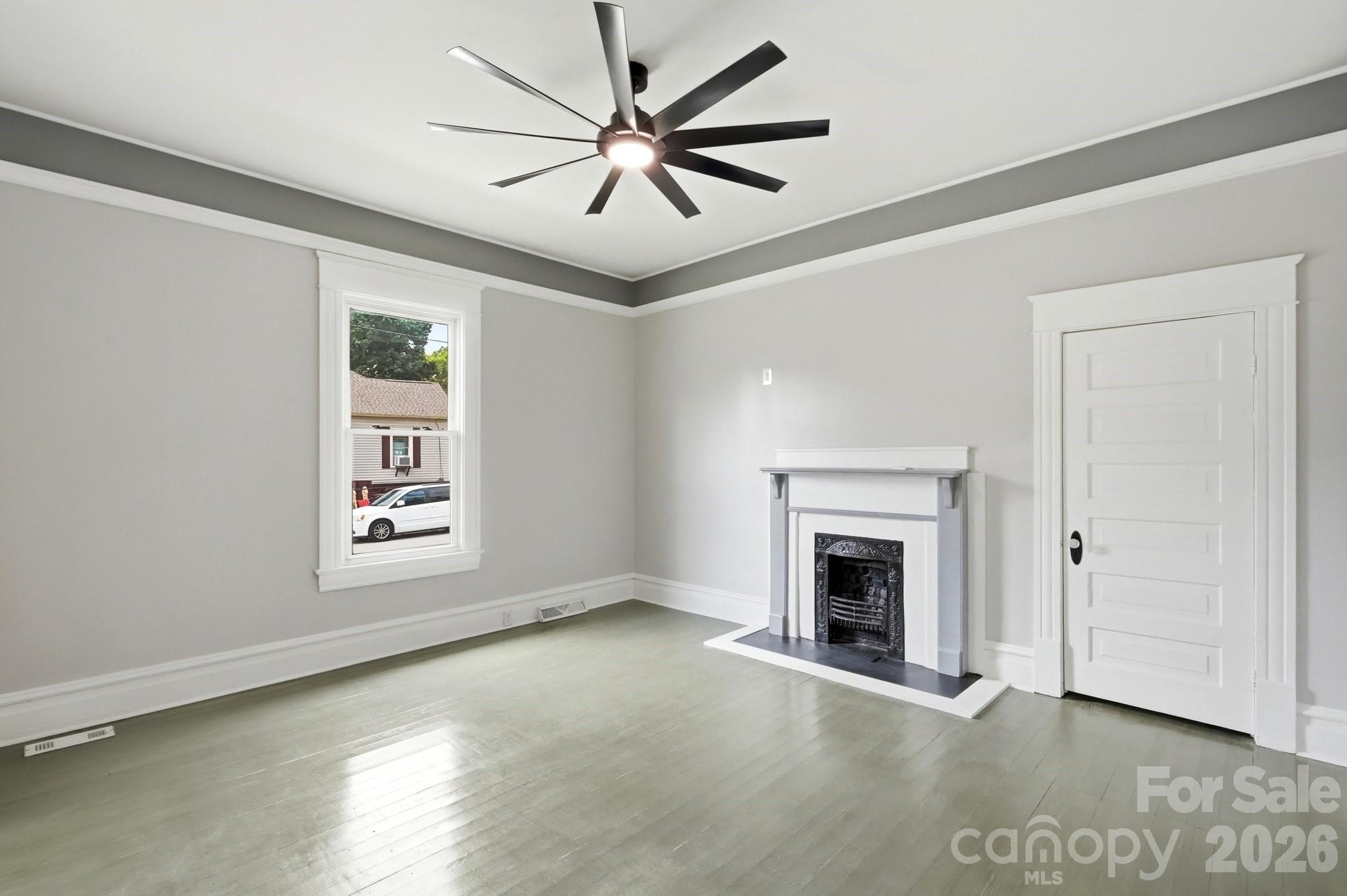 327 S Spruce Street Property Photo 11