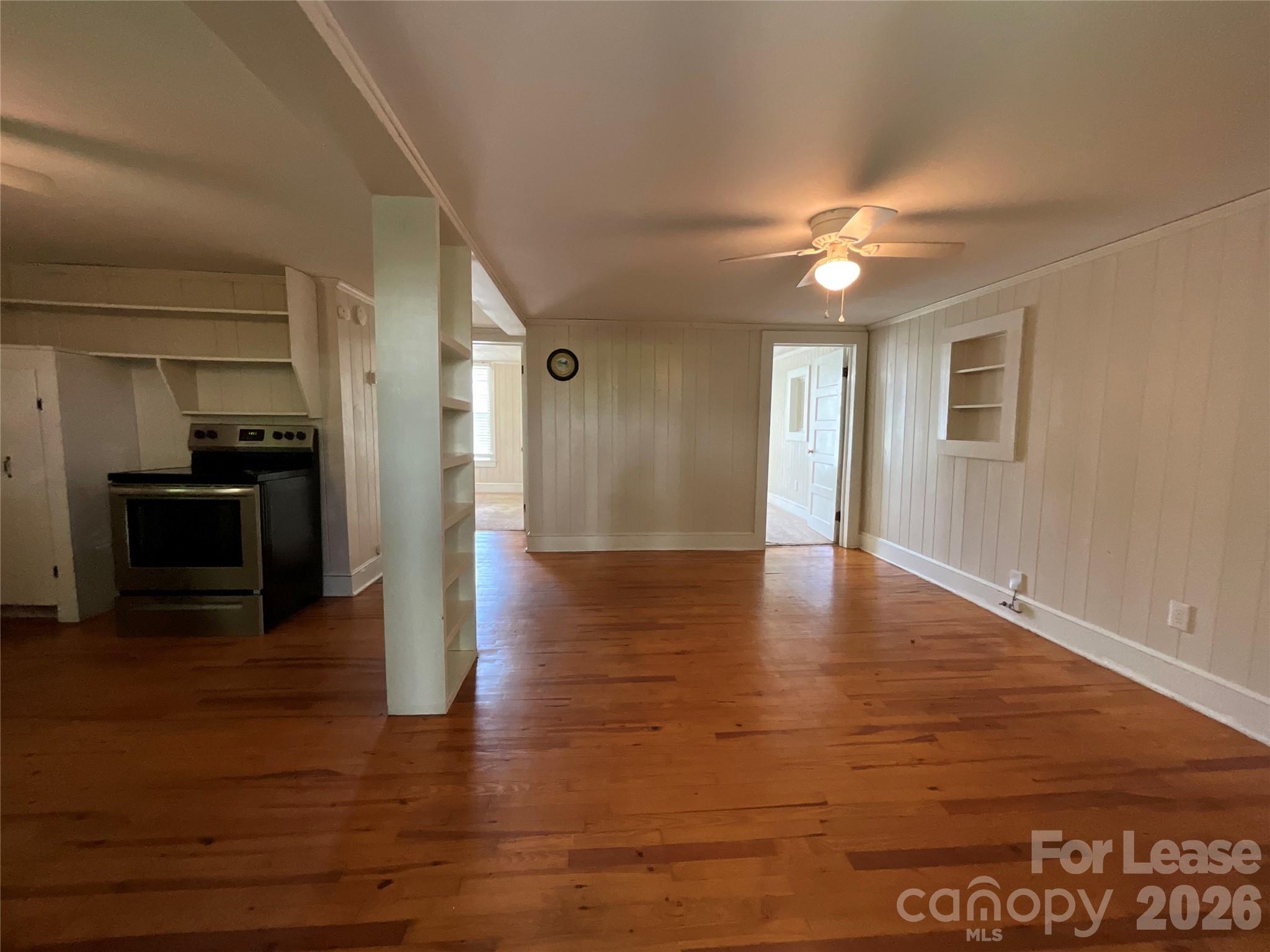 403 Green Street B Property Photo 3