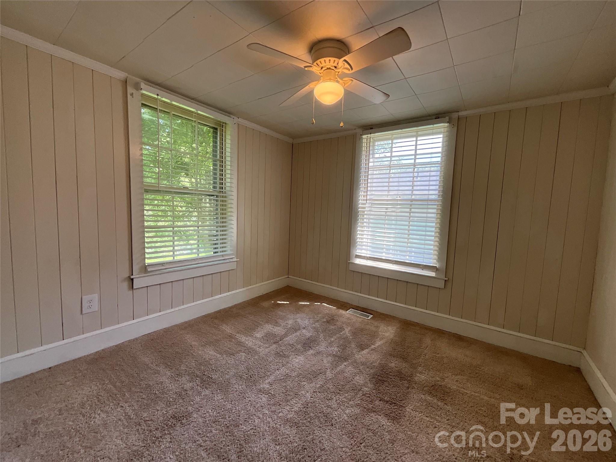 403 Green Street B Property Photo 7