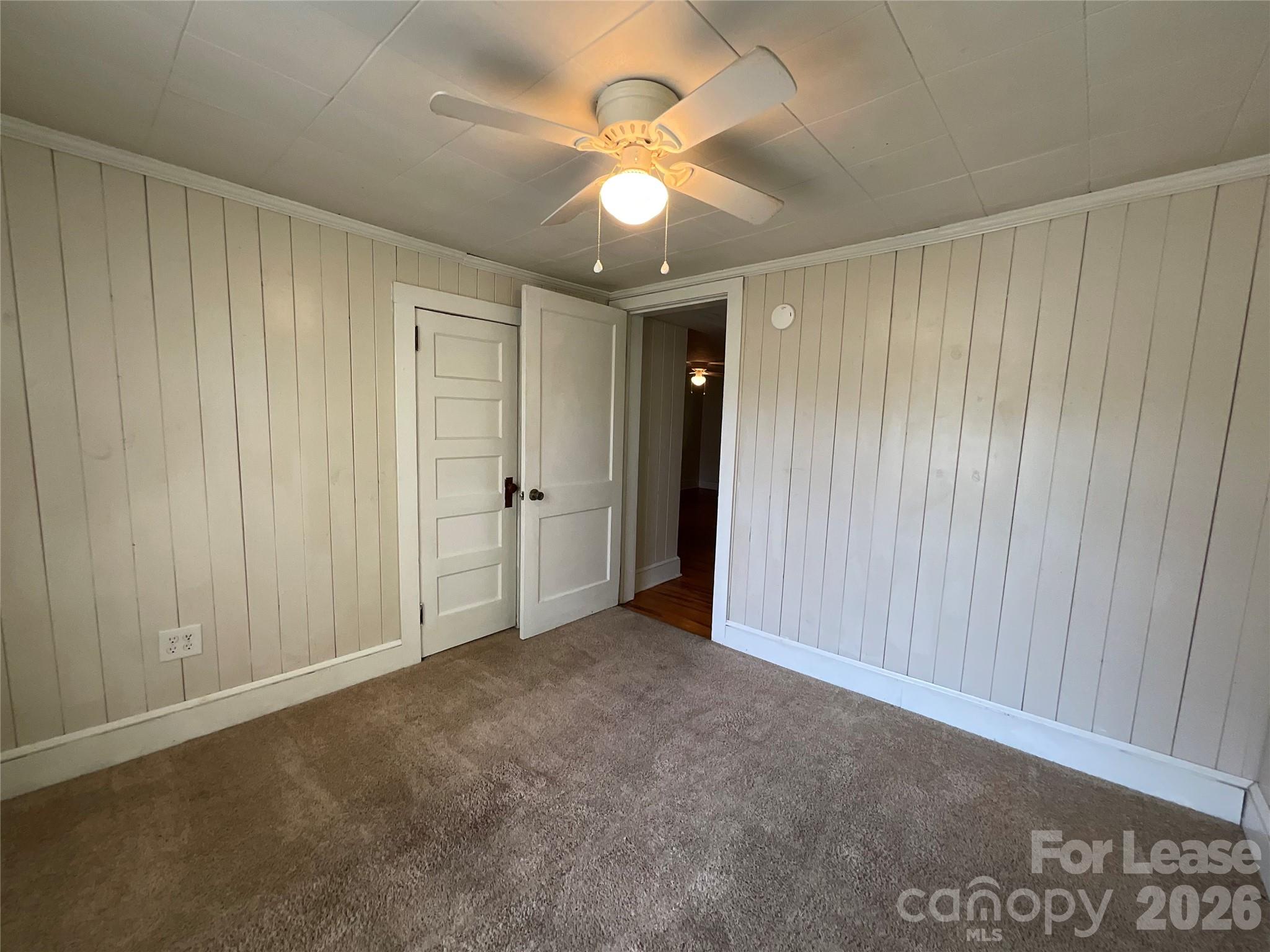 403 Green Street B Property Photo 8