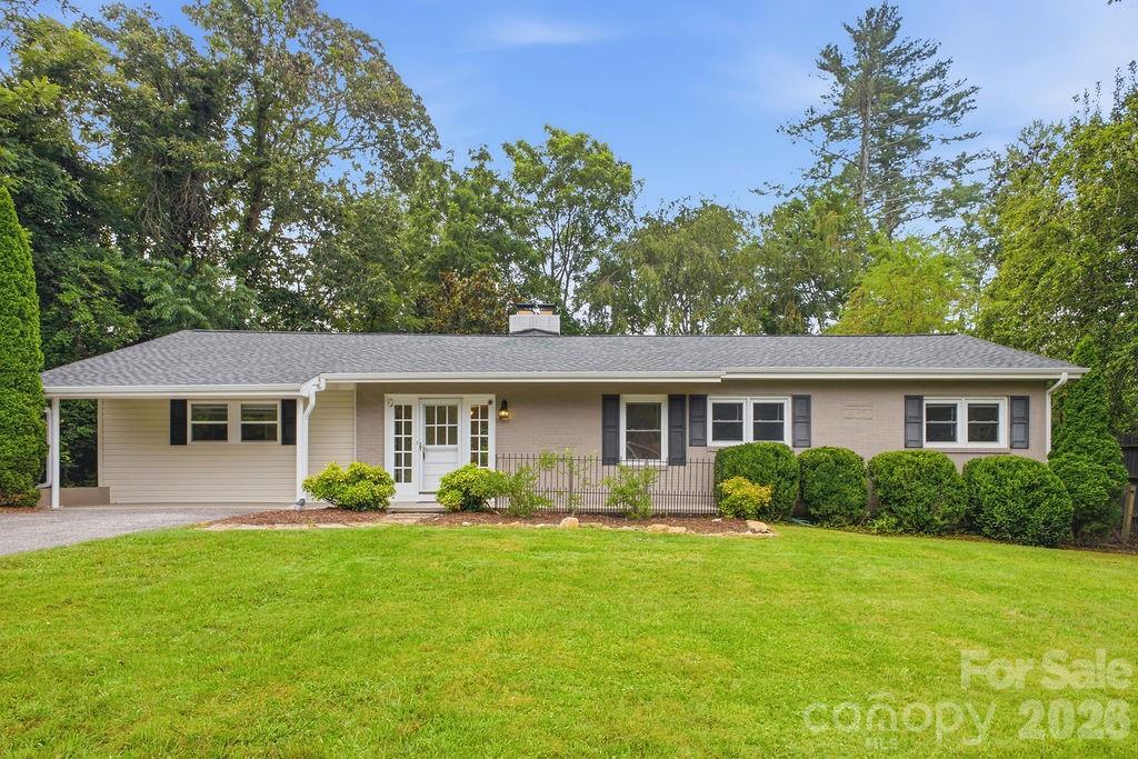 216 Lyndale Road Property Photo 1