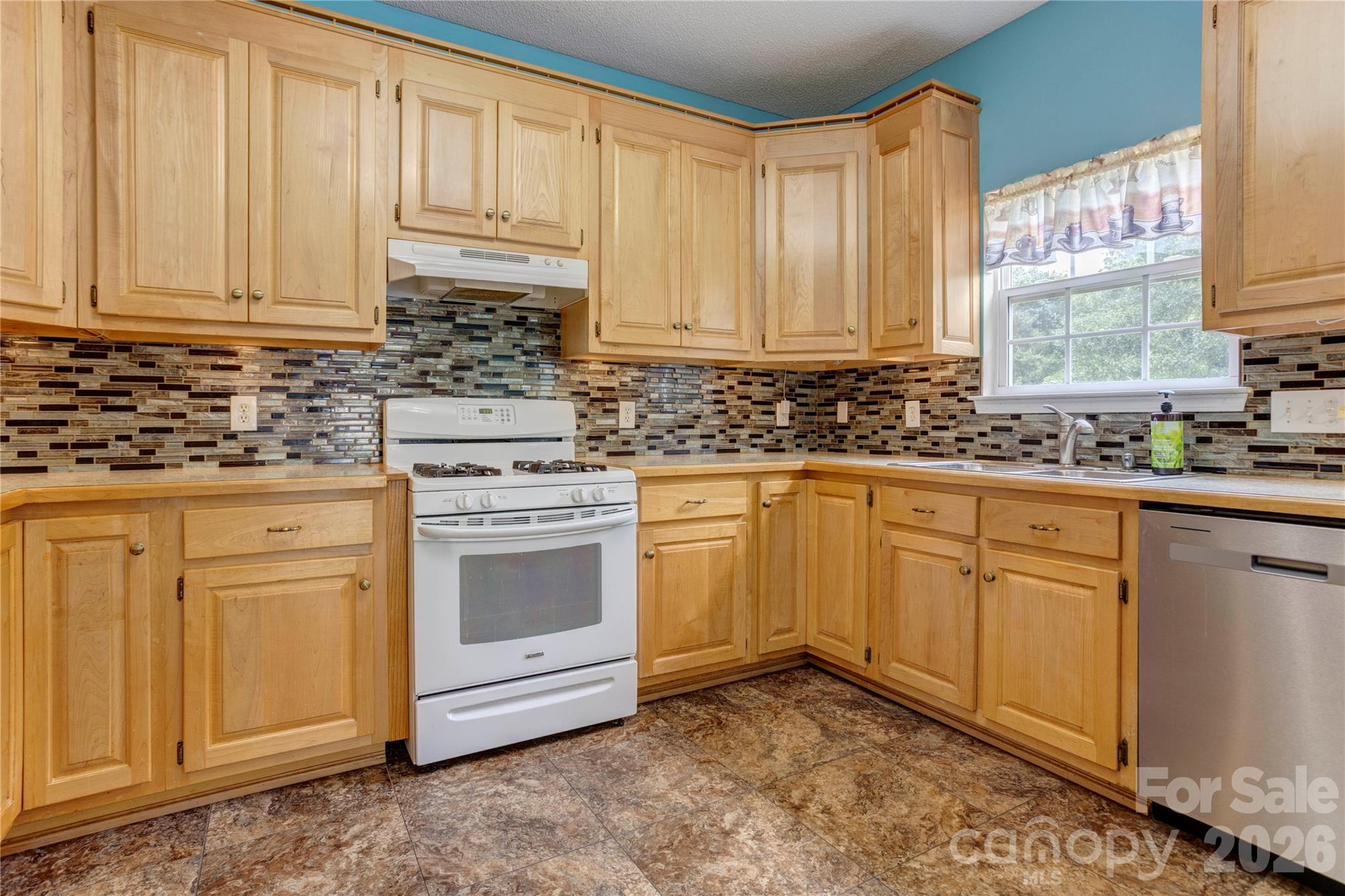 4735 Asherton Place Property Photo 16