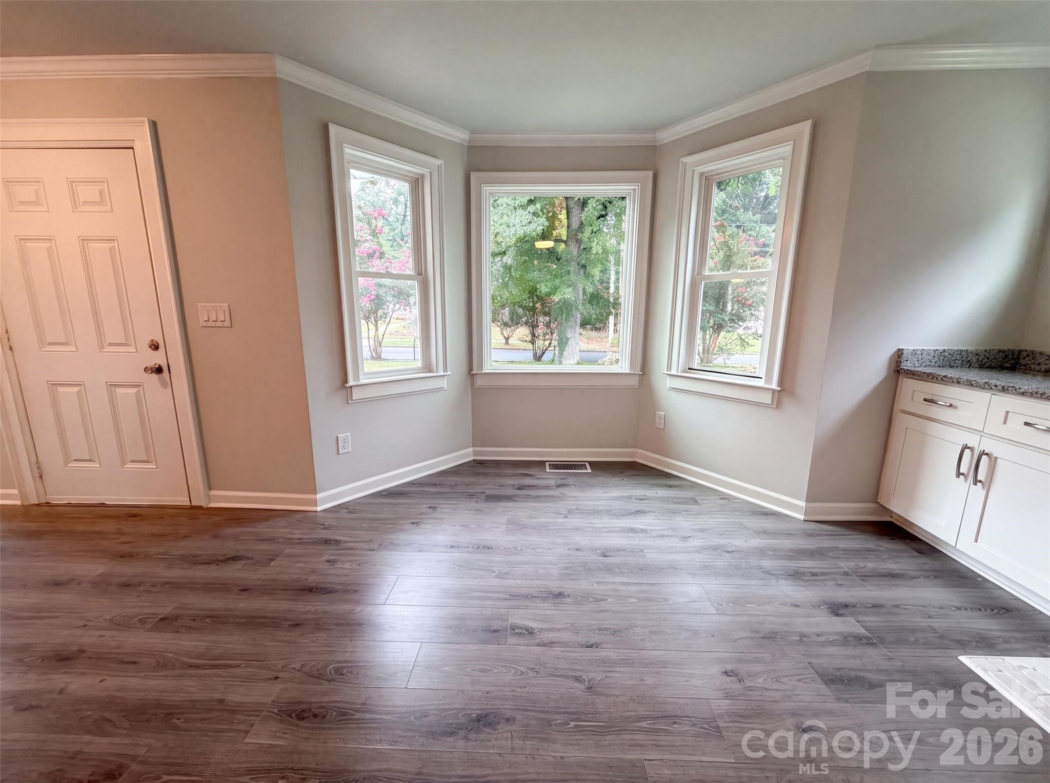 821 Jackson Street Property Photo 6