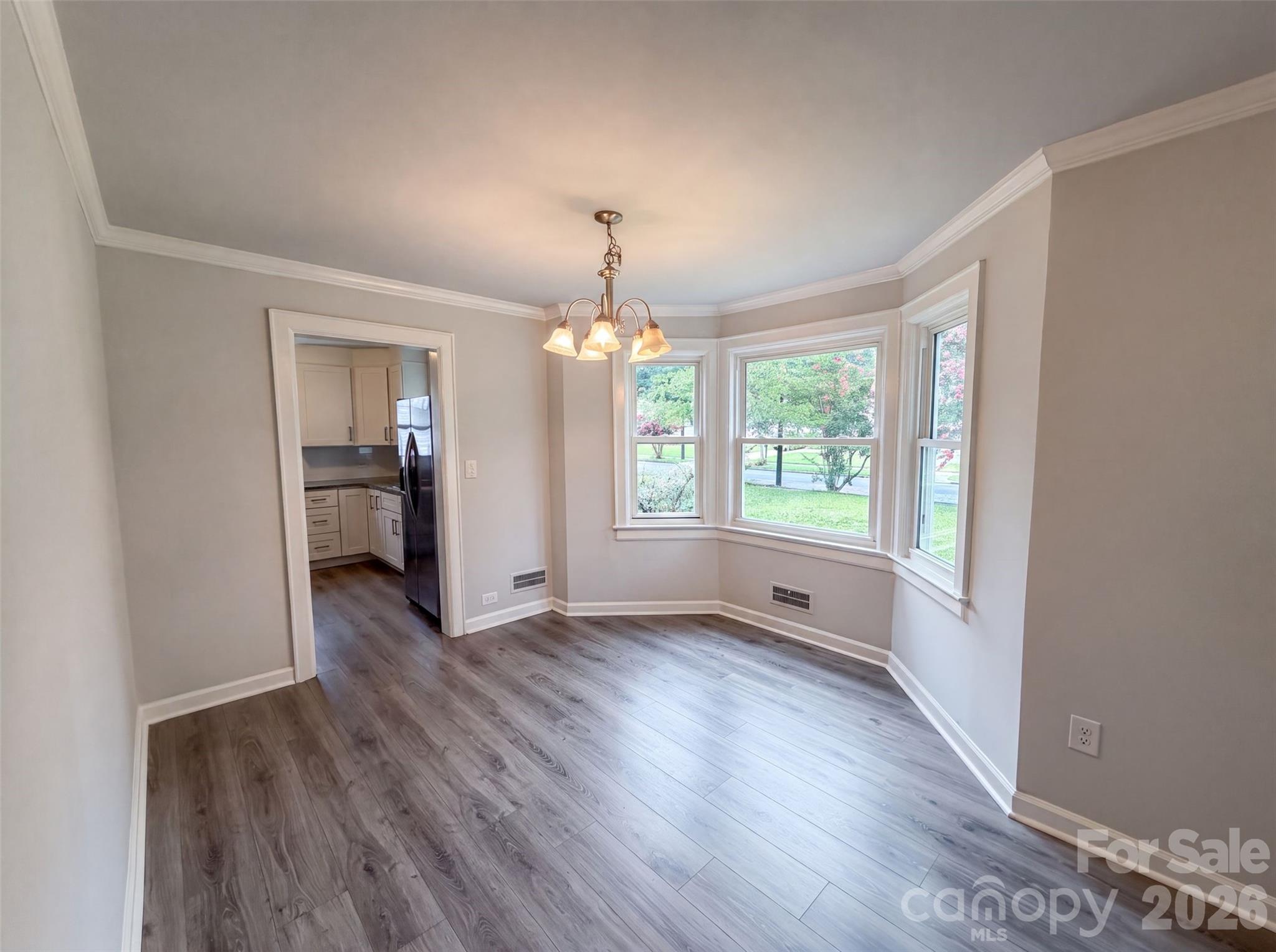 821 Jackson Street Property Photo 7