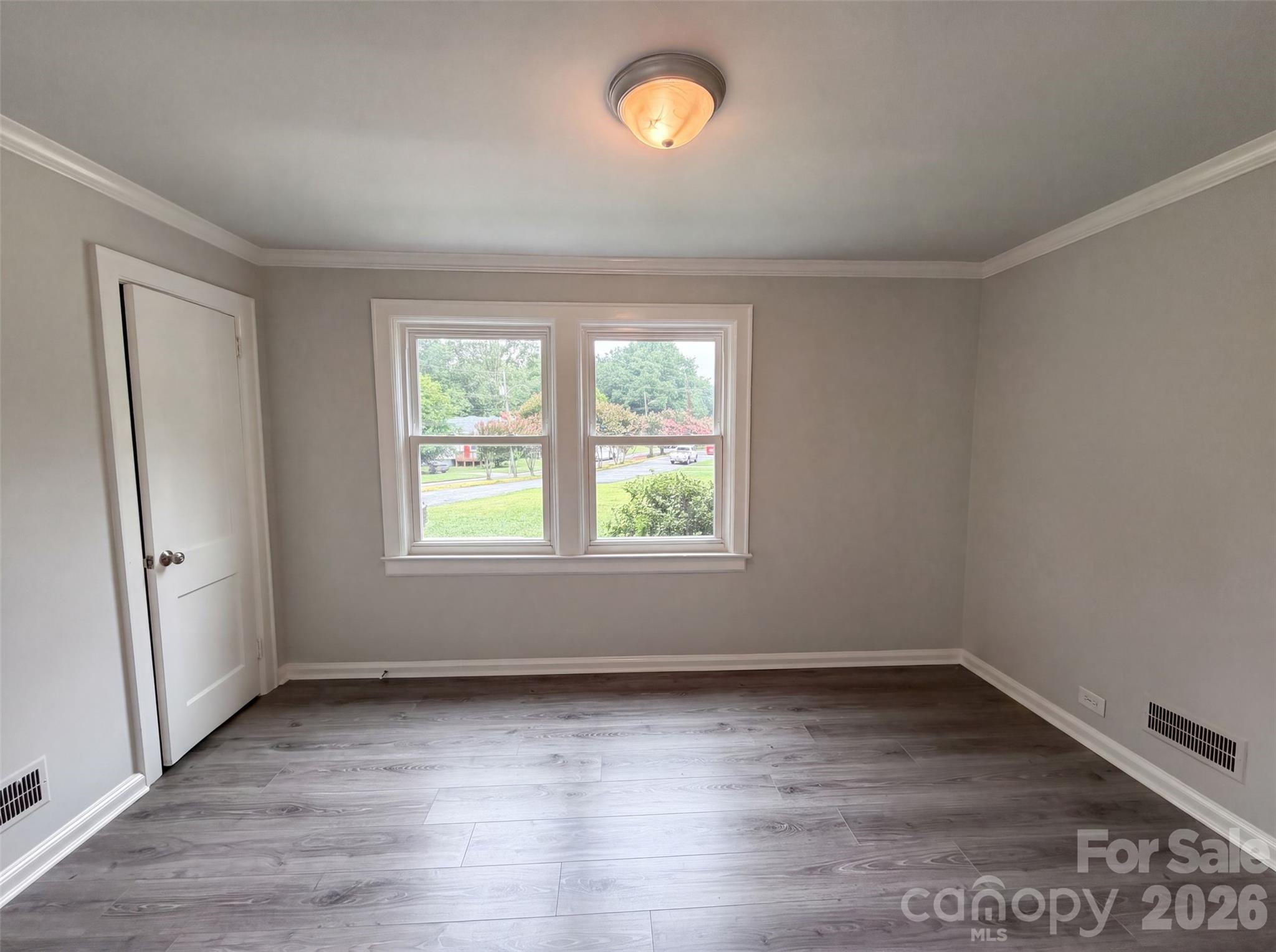 821 Jackson Street Property Photo 8