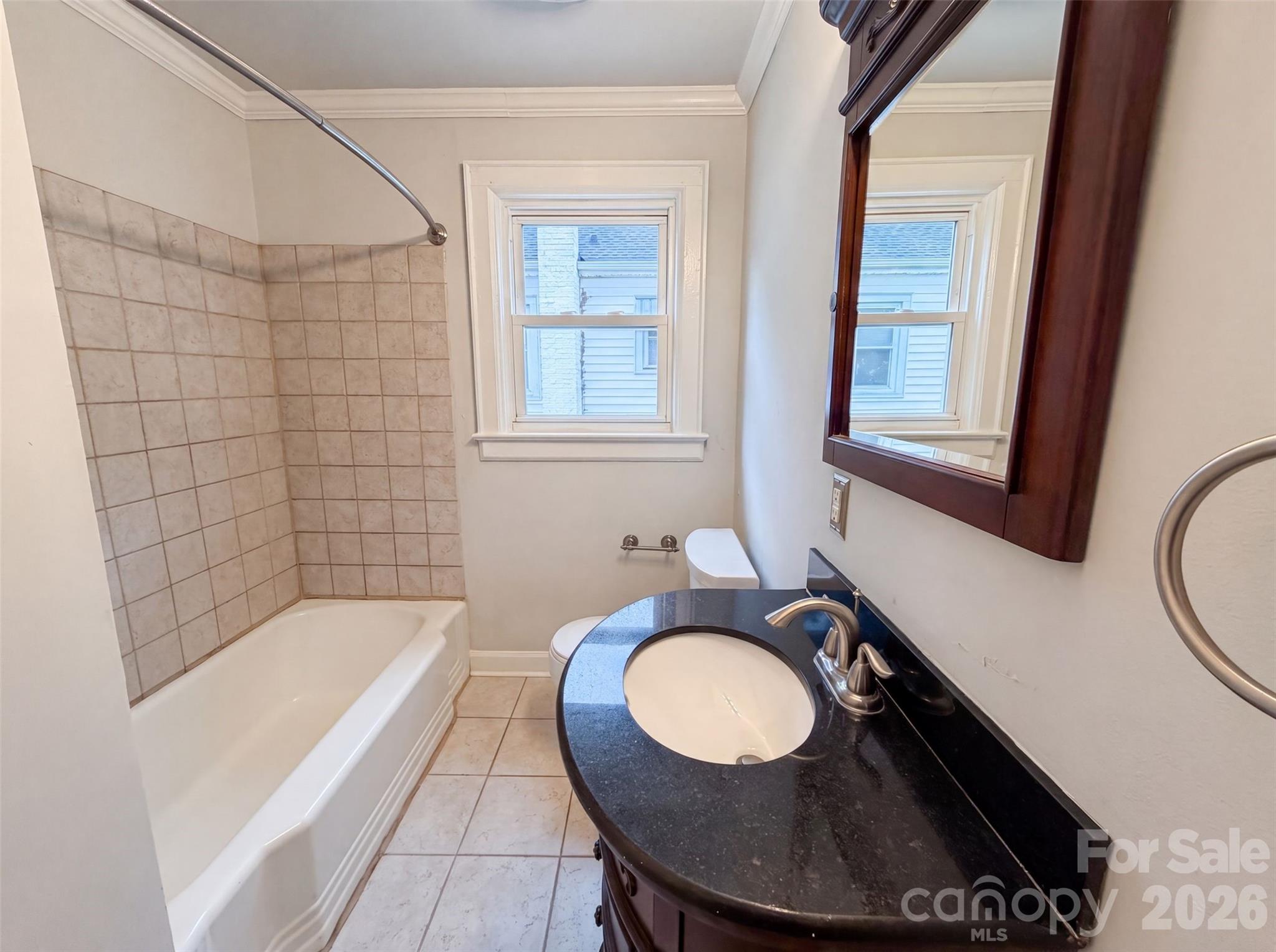 821 Jackson Street Property Photo 11