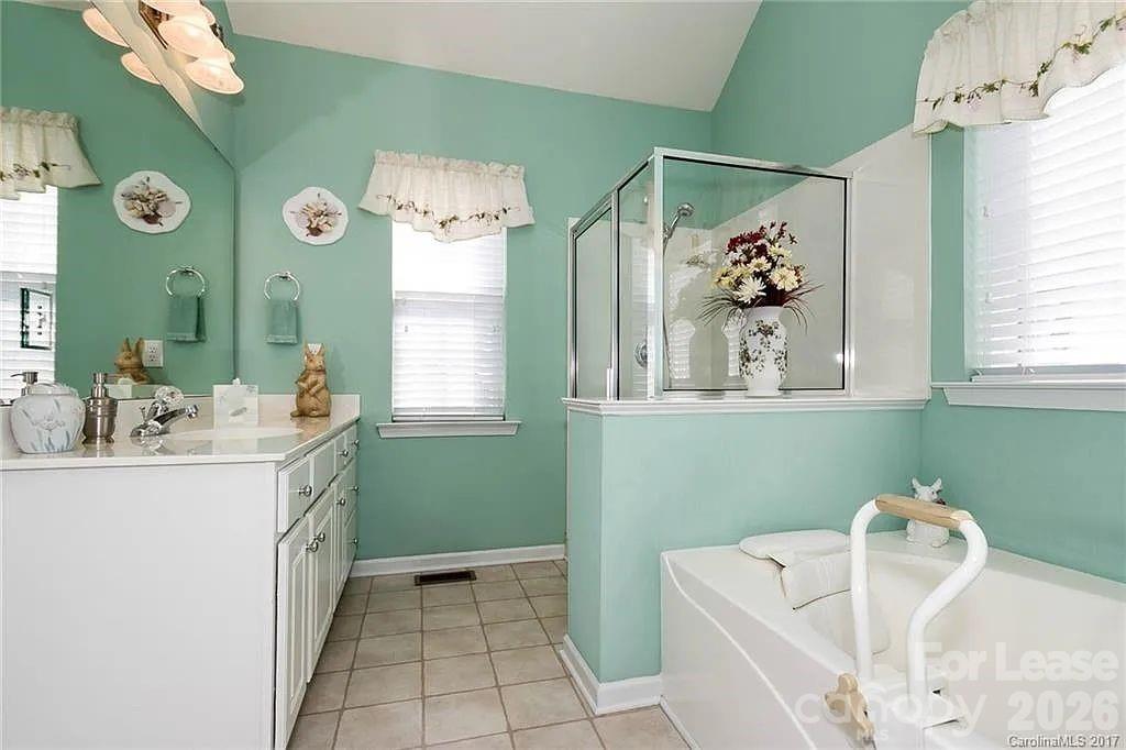 20309 Northport Drive Property Photo 11