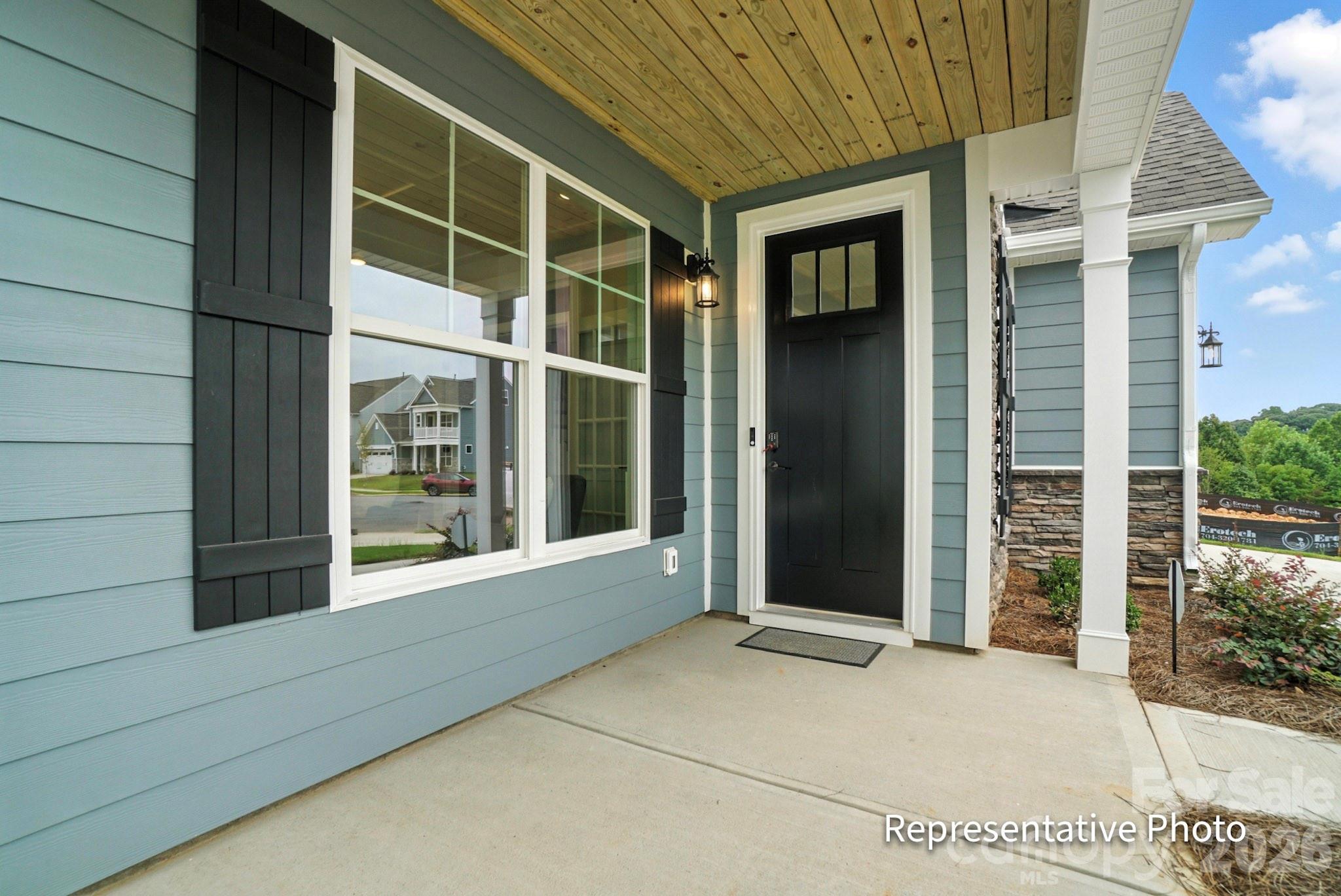 6022 New River Drive Property Photo 3