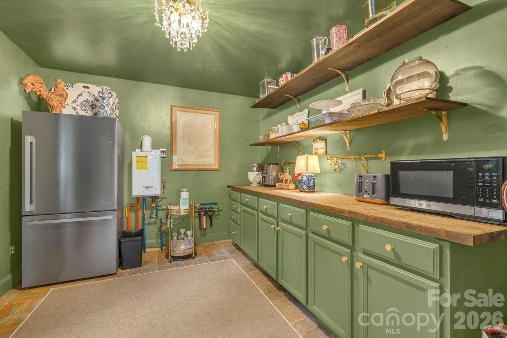 165 Leighway Lane 3a Property Photo 10