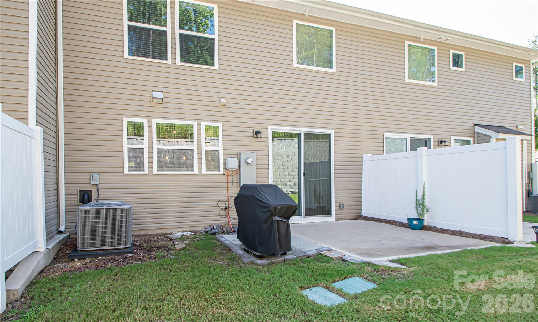 3848 Amalia Place Property Photo 3