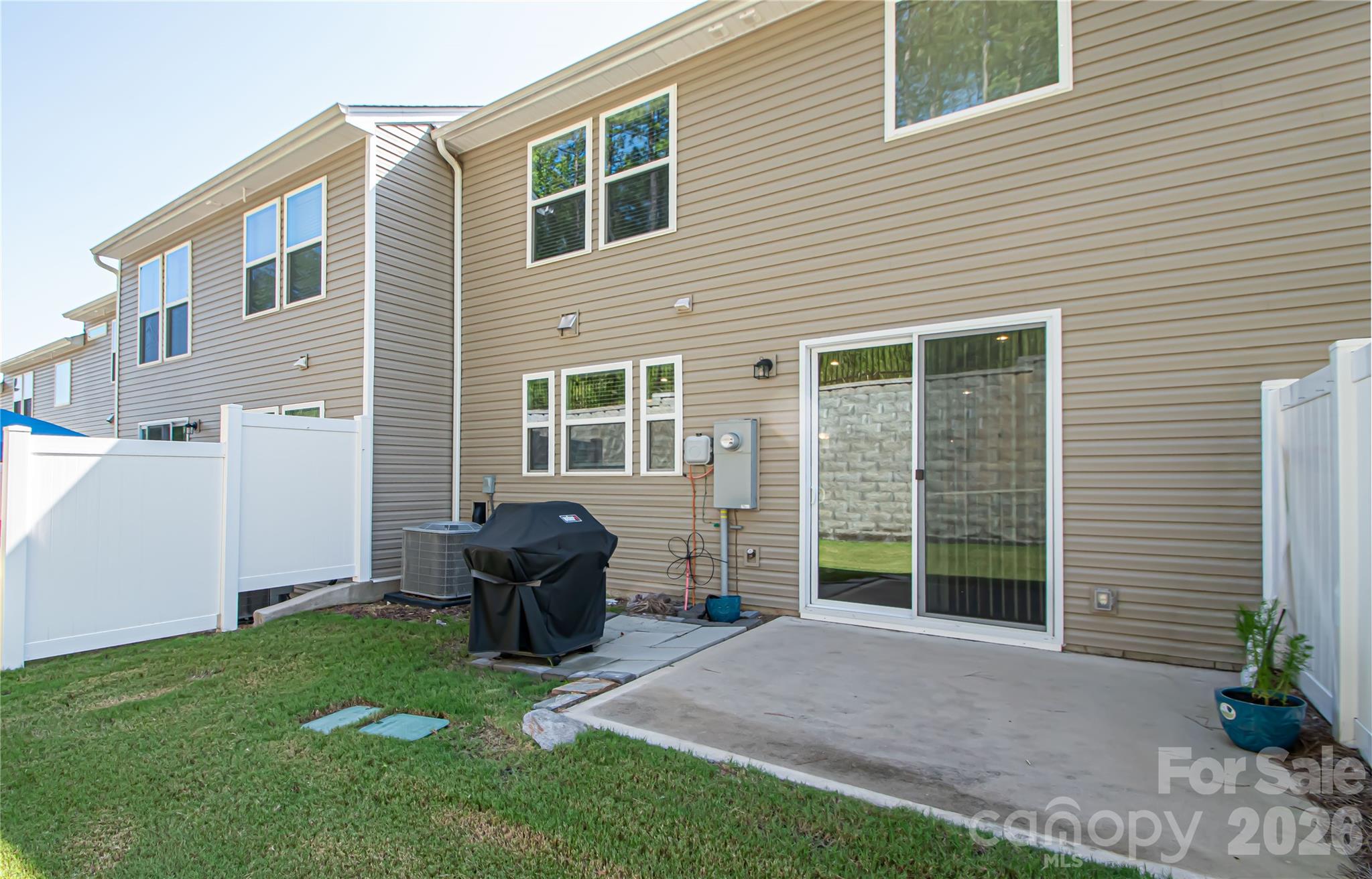 3848 Amalia Place Property Photo 4
