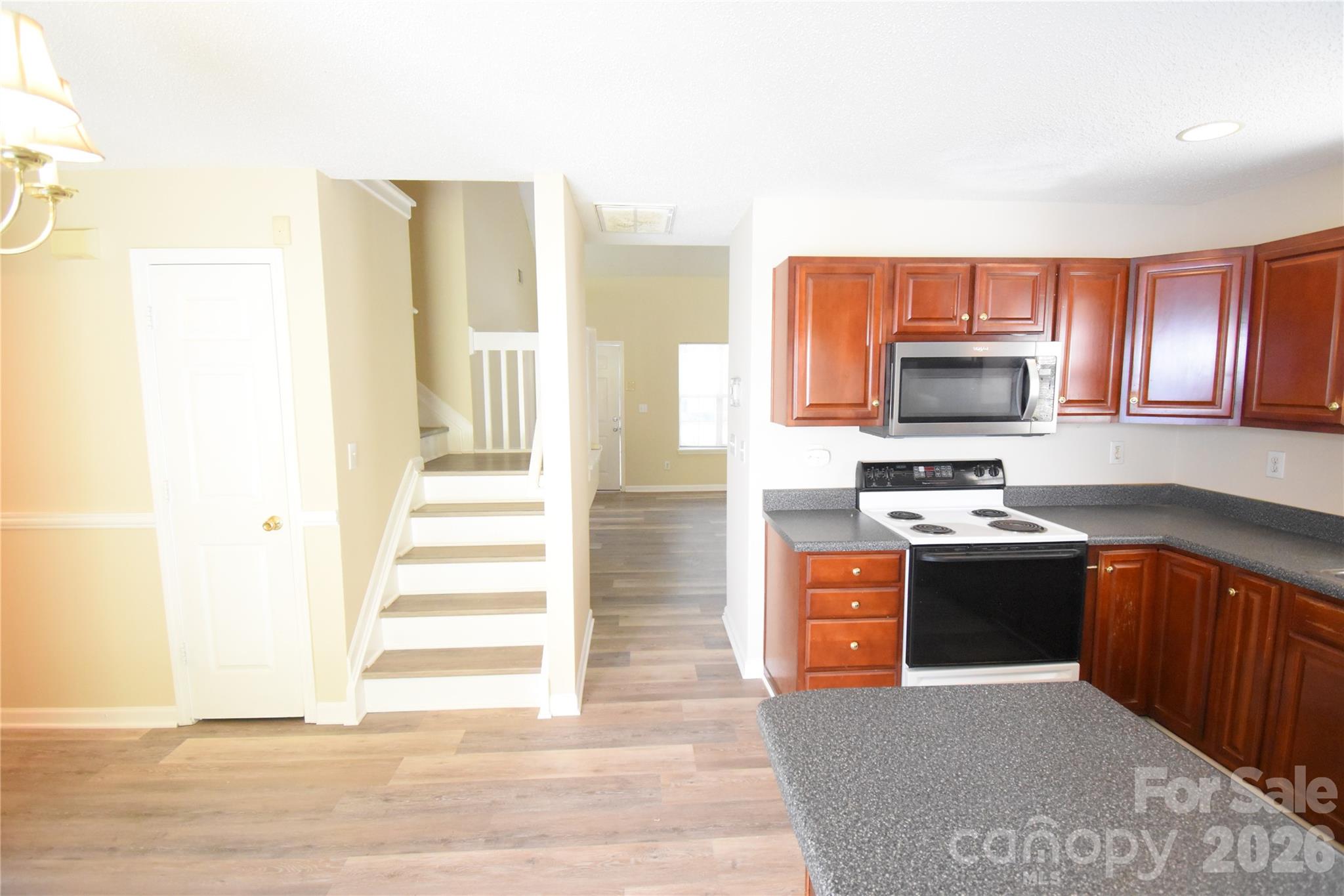1814 Birch Heights Court Property Photo 10