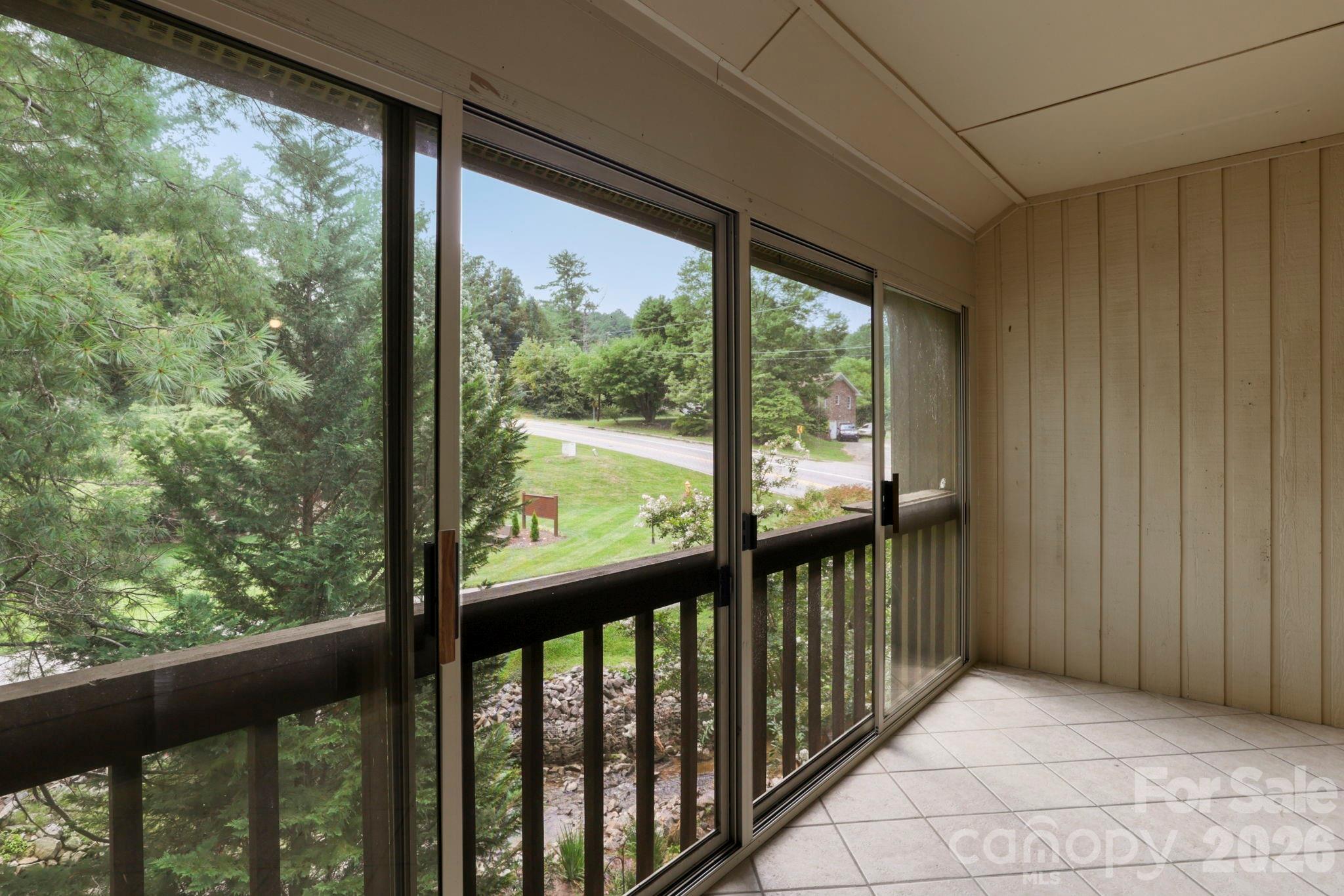 304 Birch Forest Lane Property Photo 9