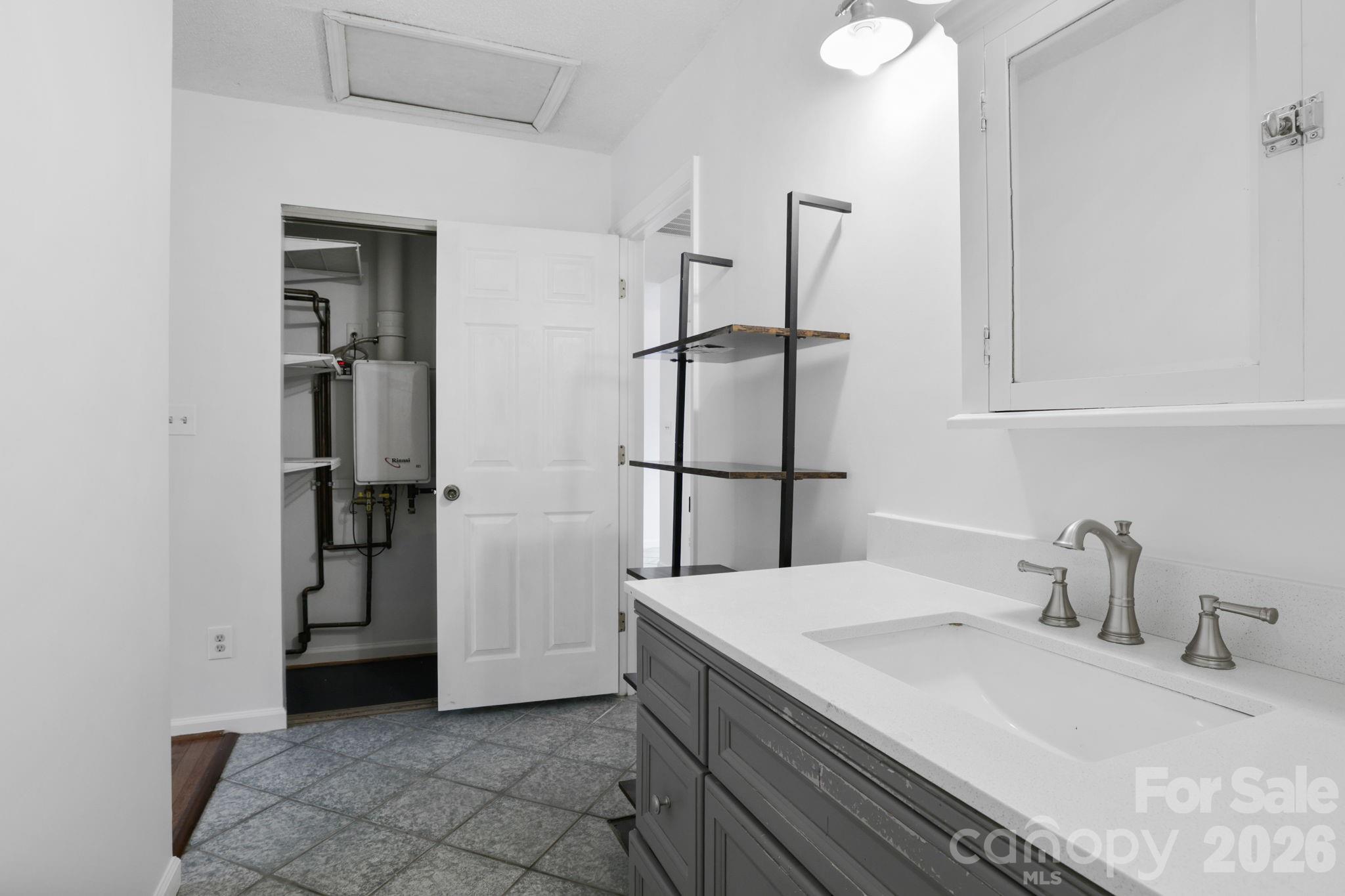 304 Birch Forest Lane Property Photo 25