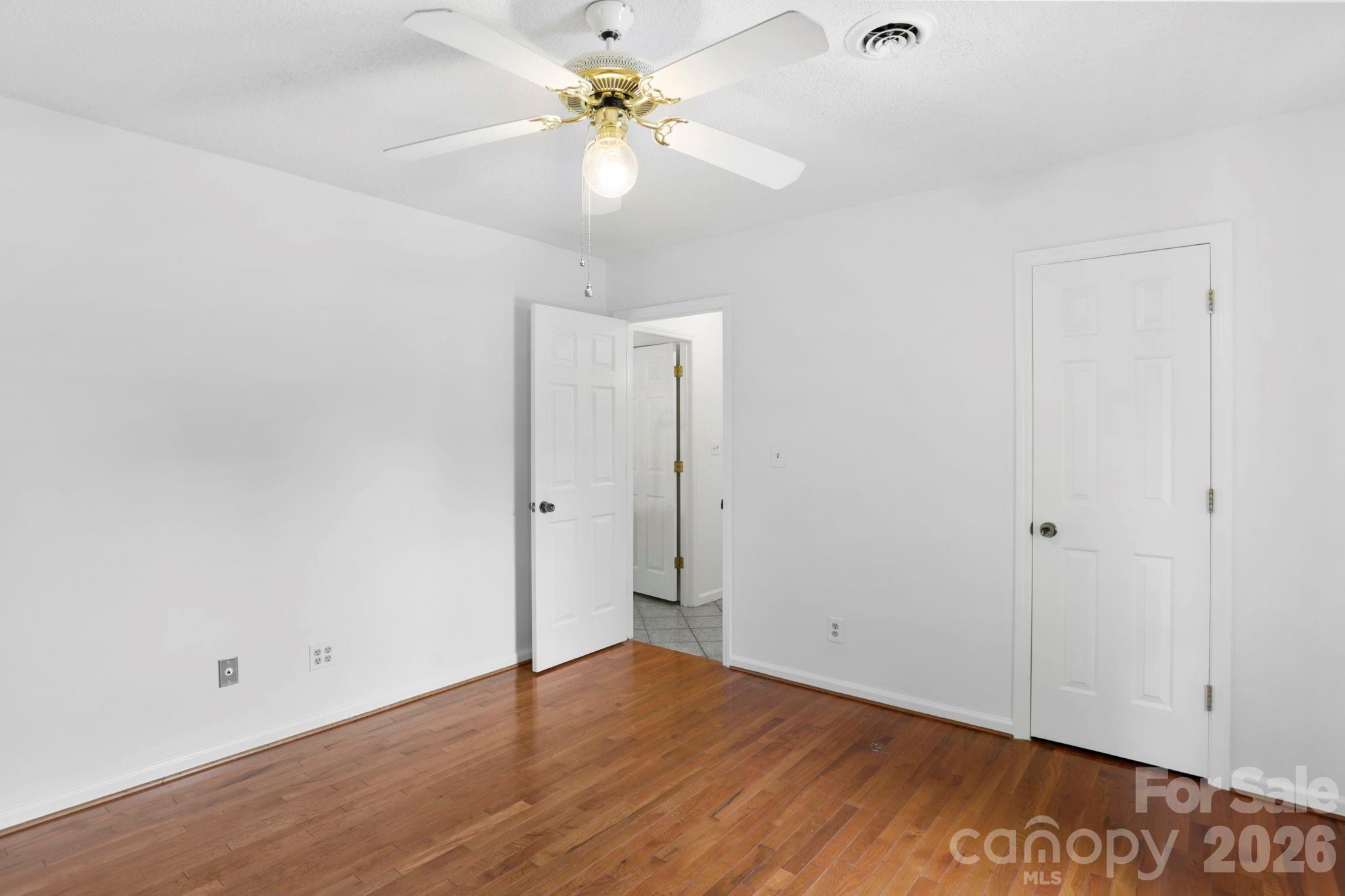 304 Birch Forest Lane Property Photo 28