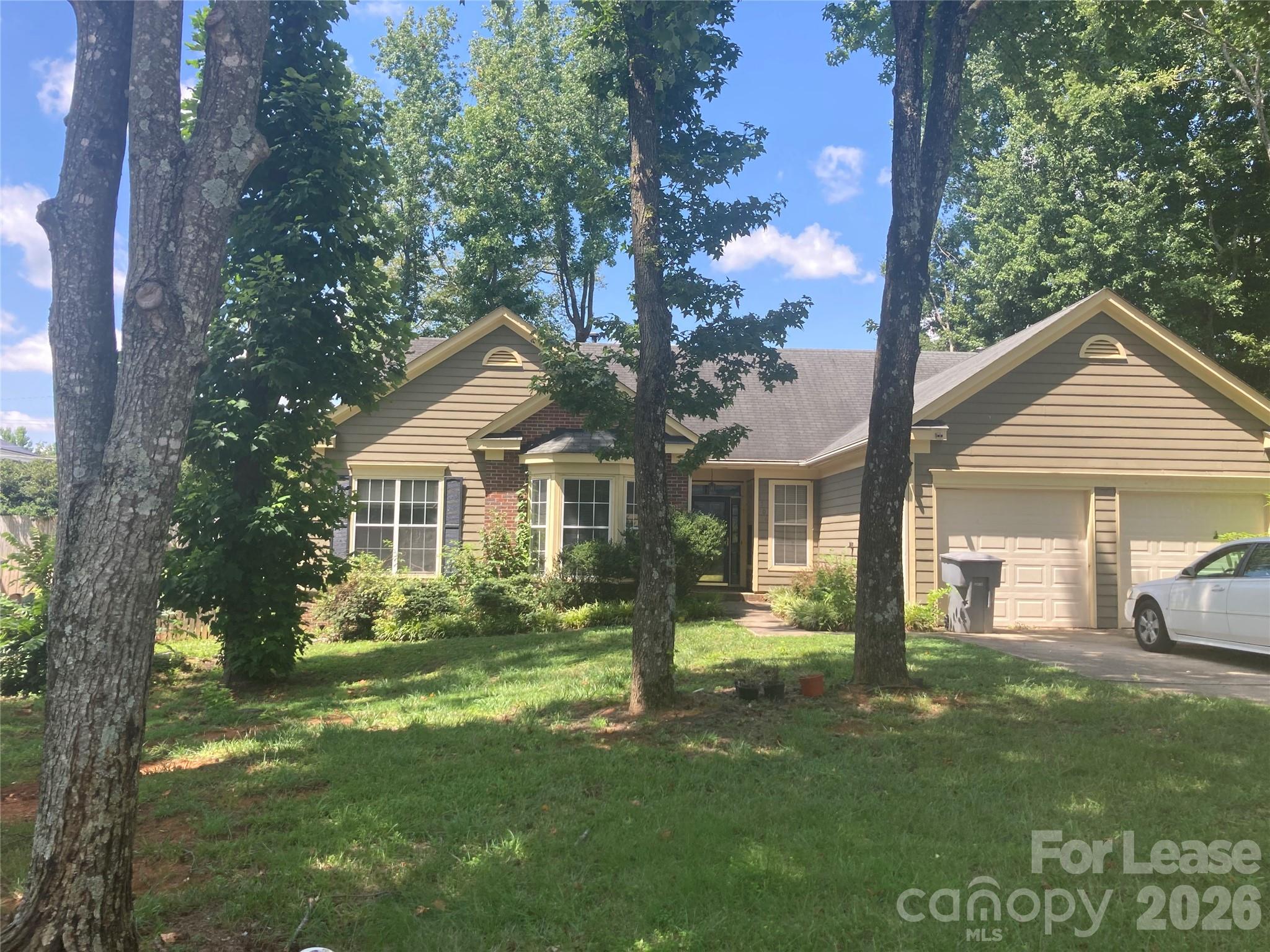 3506 Briarthorne Drive Property Photo 1