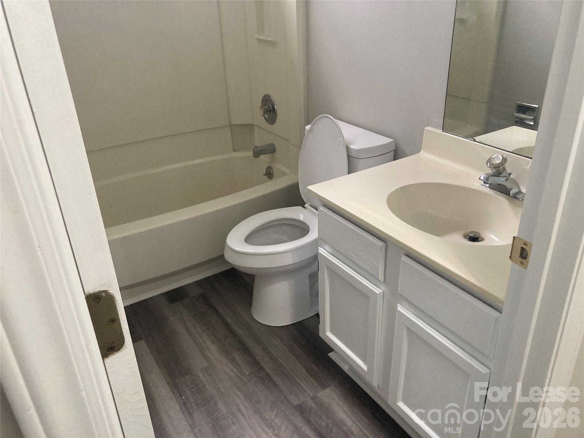 3506 Briarthorne Drive Property Photo 6