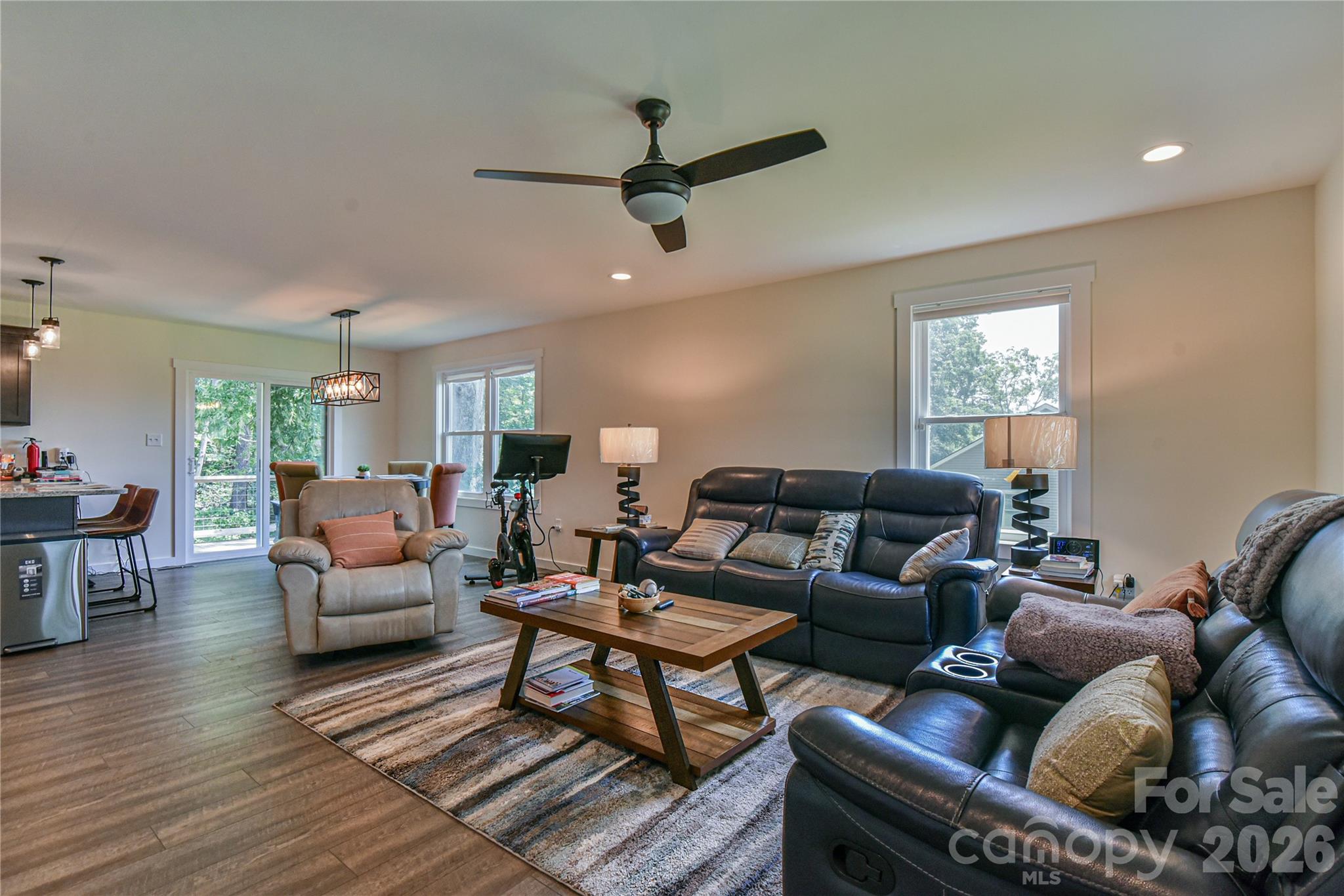 33 Ben Lippen Road Property Photo 2