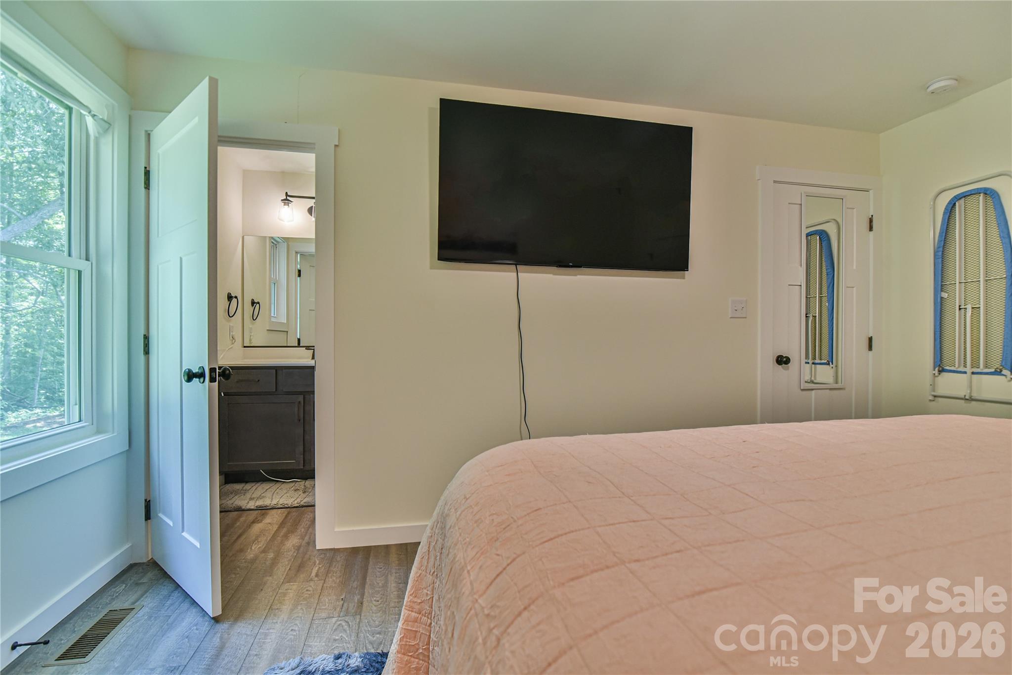 33 Ben Lippen Road Property Photo 11