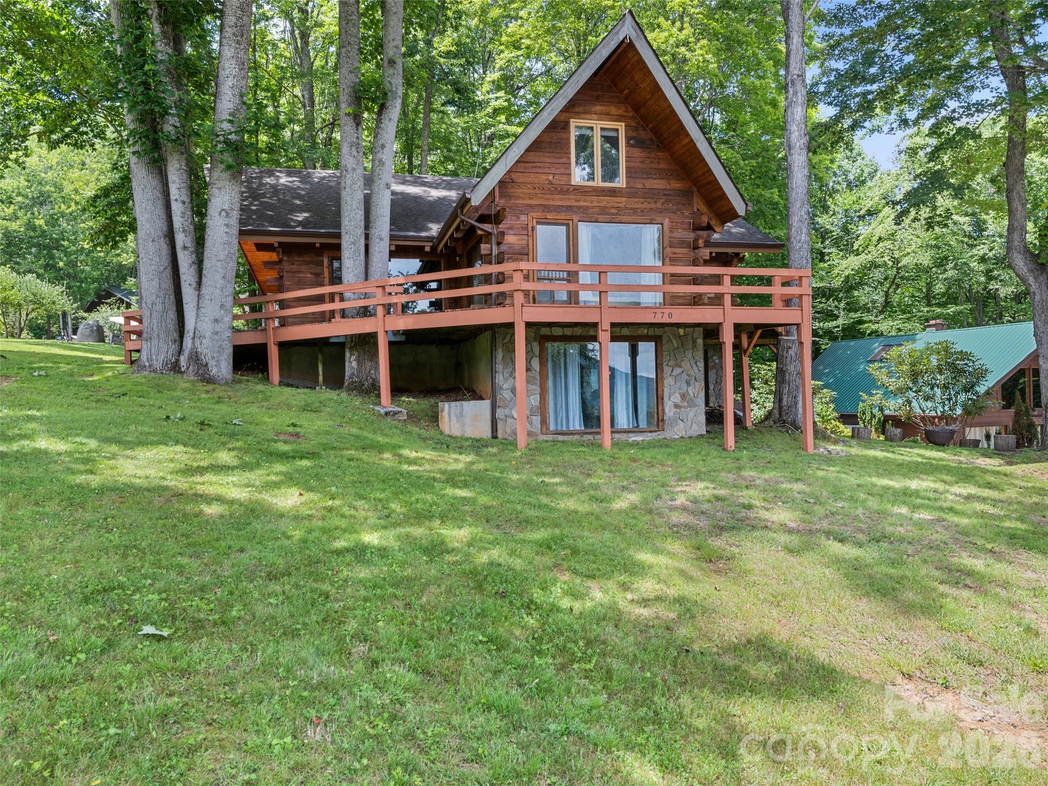 770 Shelton Cove Road Property Photo 1