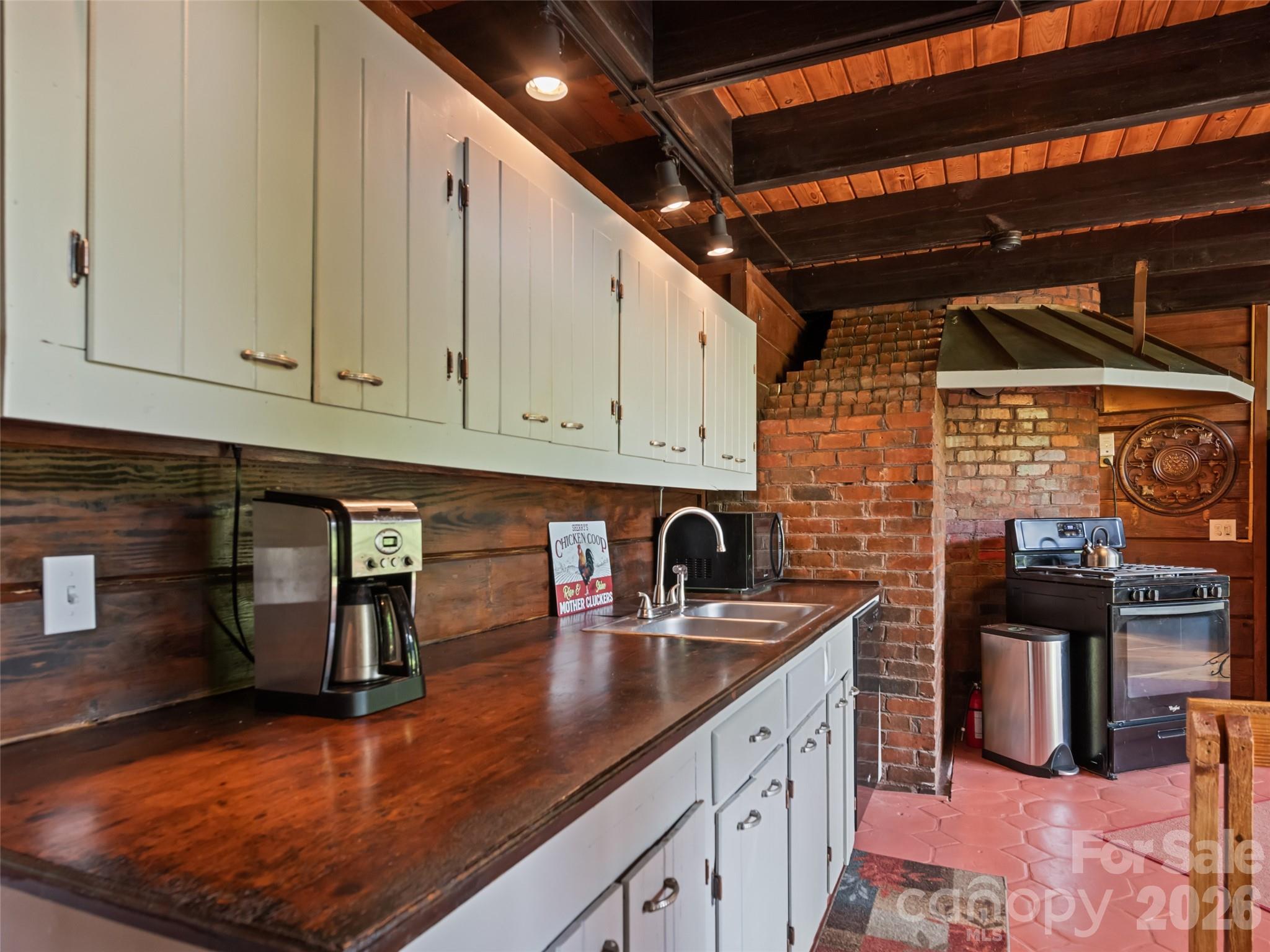 770 Shelton Cove Road Property Photo 8
