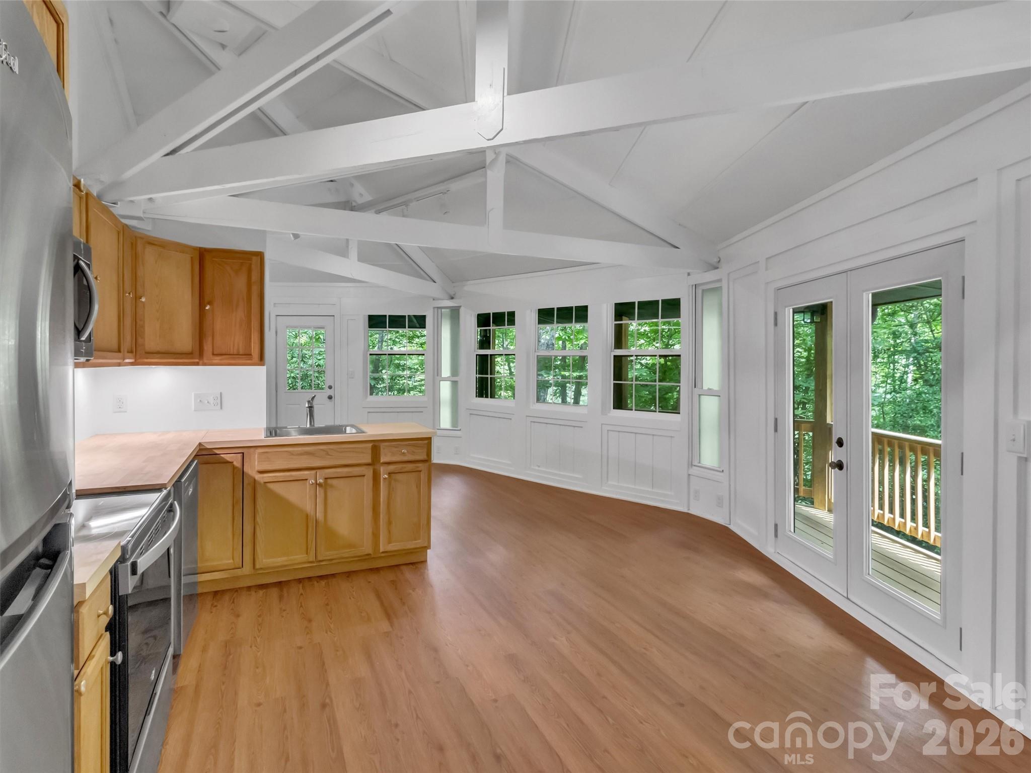 477 Mountain Forest Estate Property Photo 6