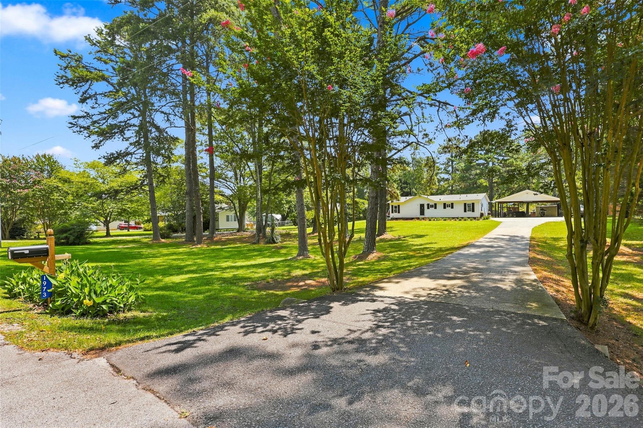 1973 Davis Circle Property Photo 2