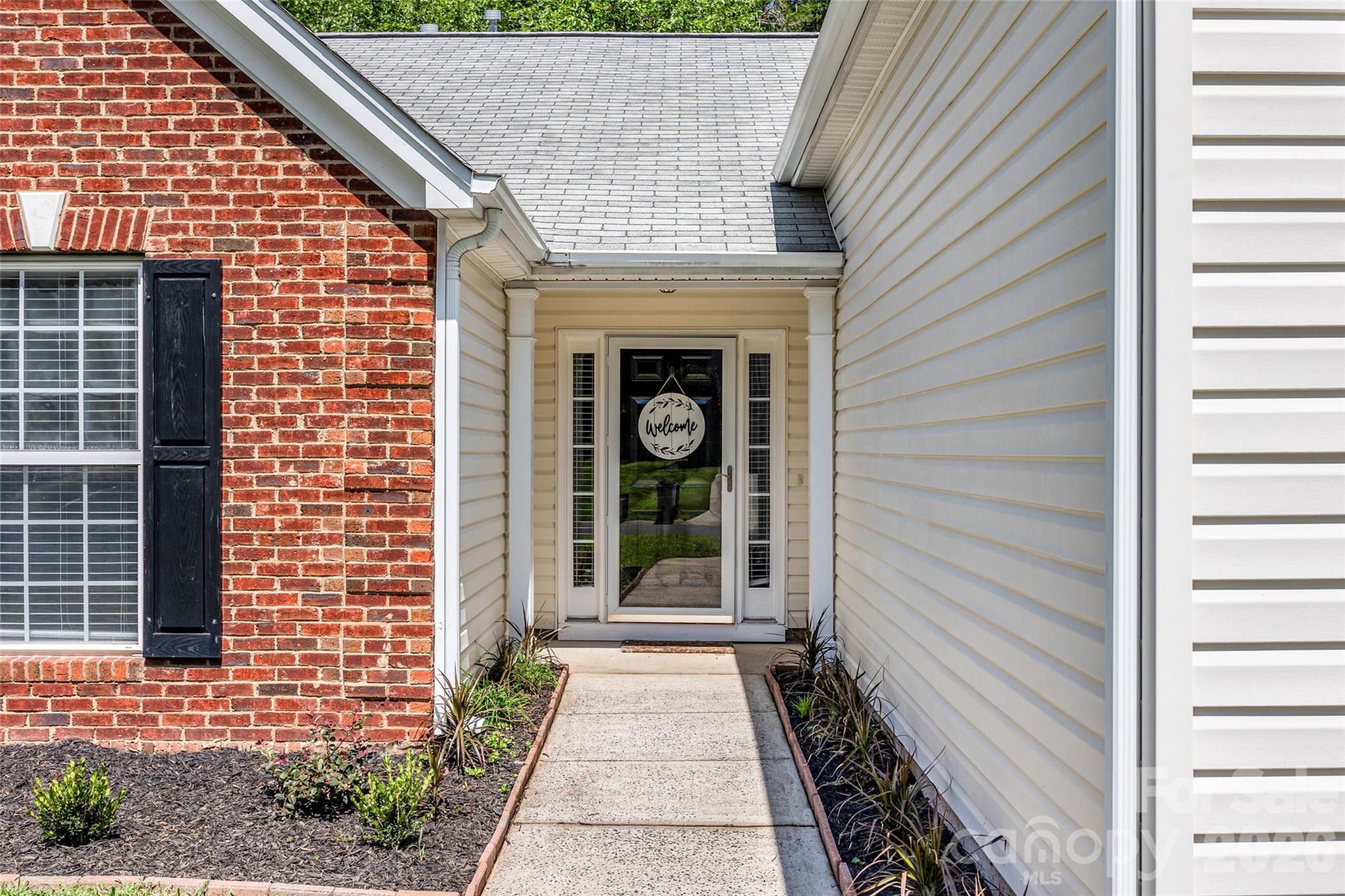 12630 Ivey Creek Drive Property Photo 3