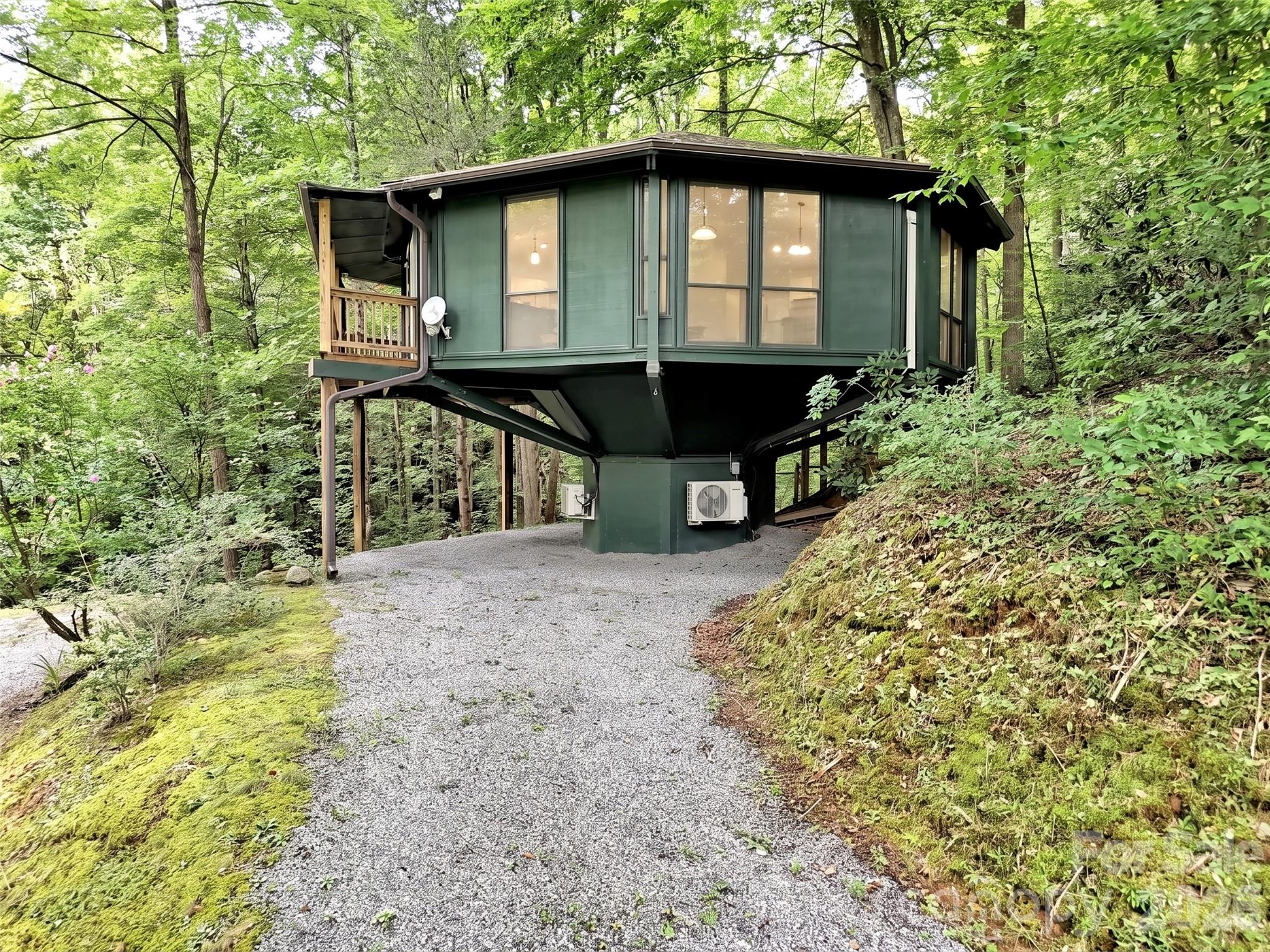 475 Mountain Forest Estate Property Photo 3