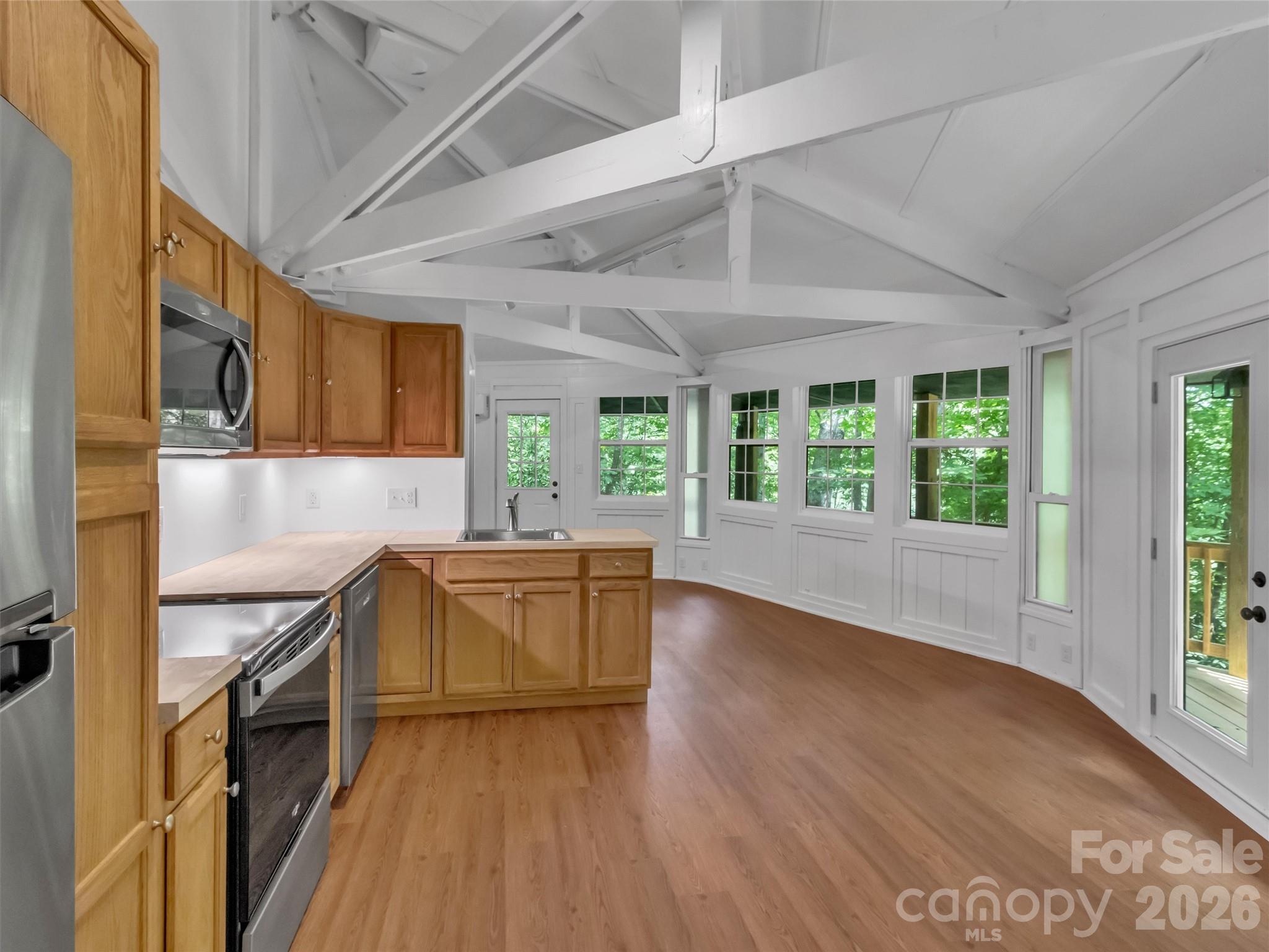 475 Mountain Forest Estate Property Photo 6