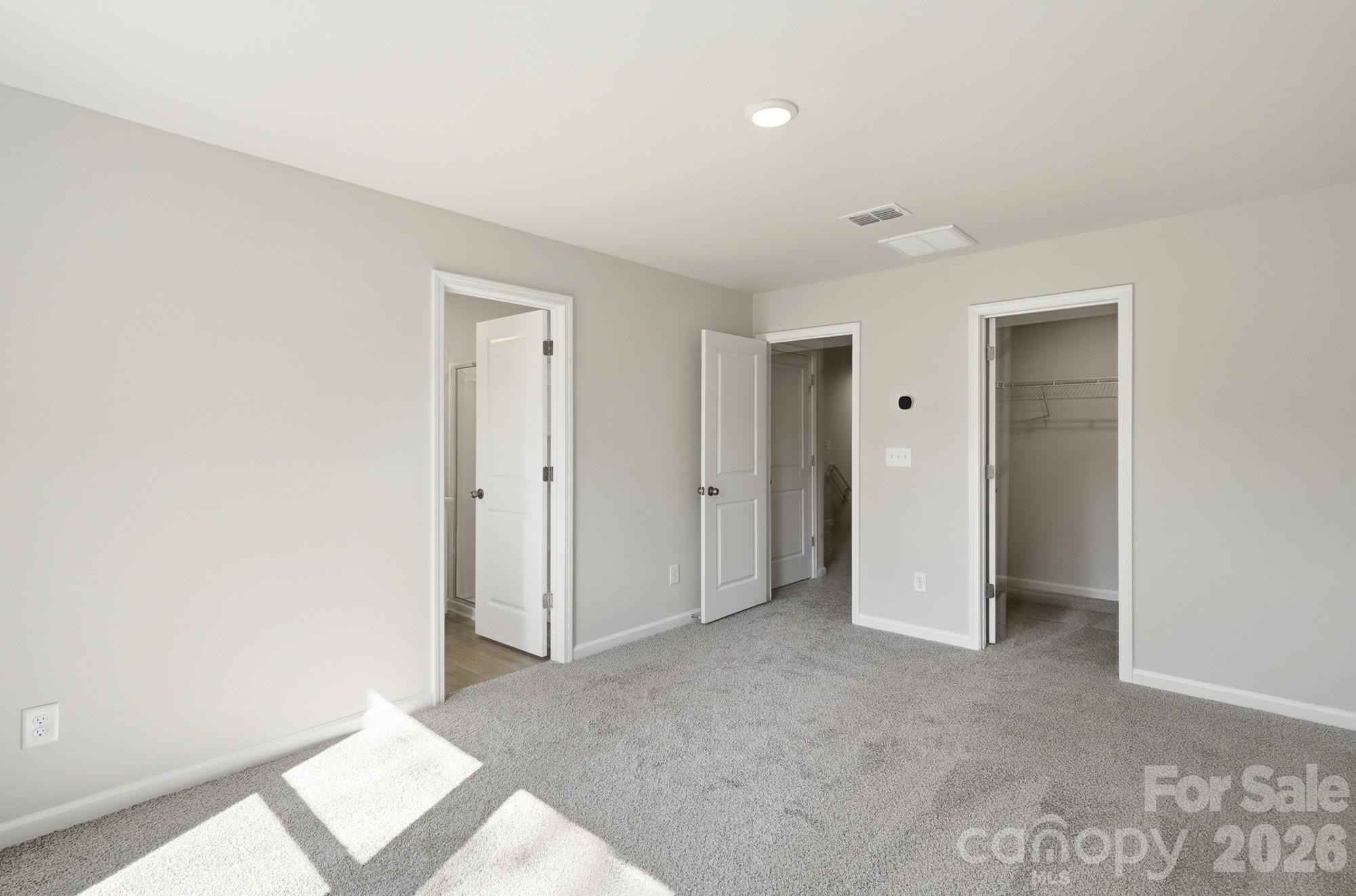 3205 Meadow Knoll Drive Property Photo 5